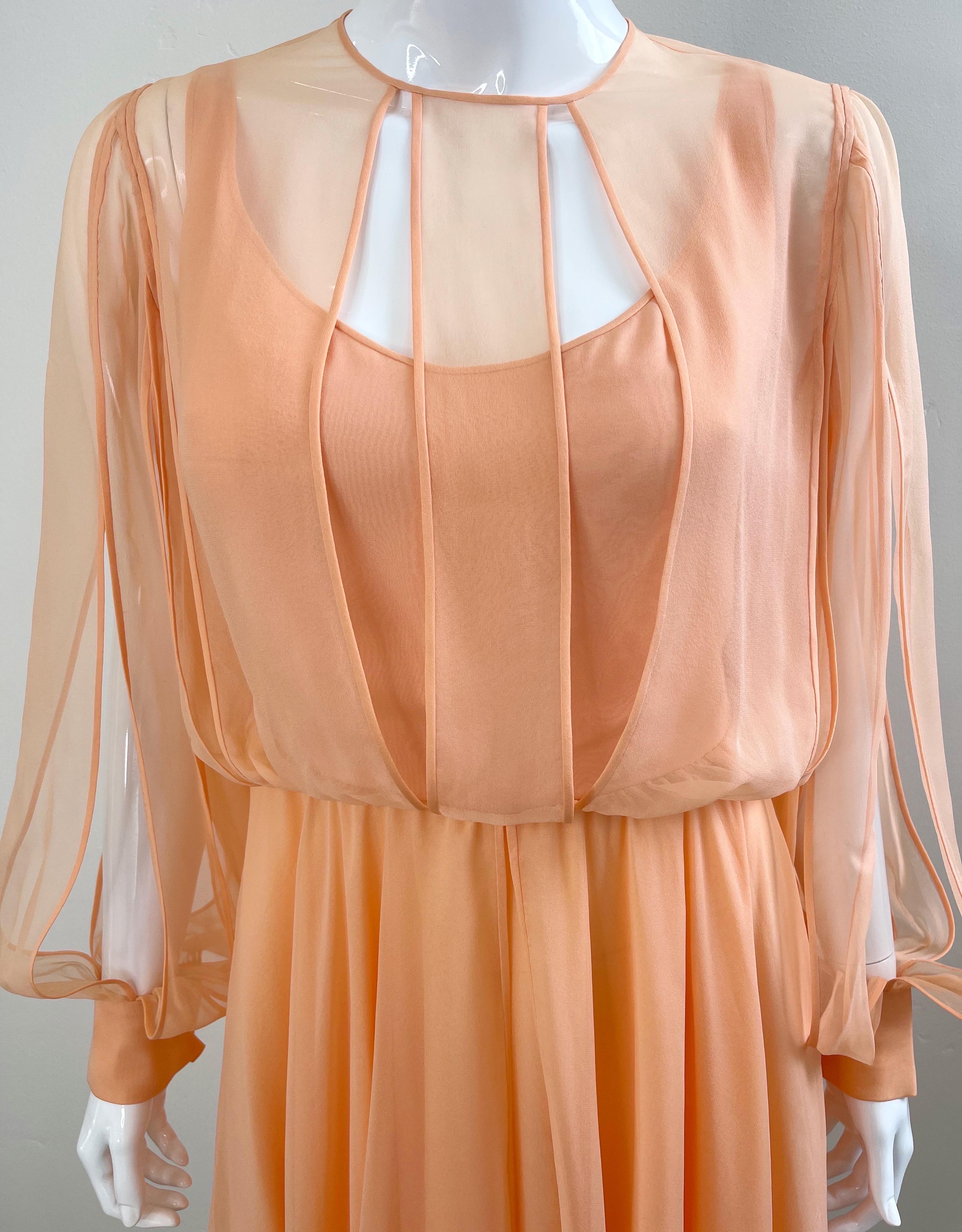 Vintage Galanos Couture 1980 Peach Salmon Silk Chiffon Flowy 80s Dress  Pour femmes en vente