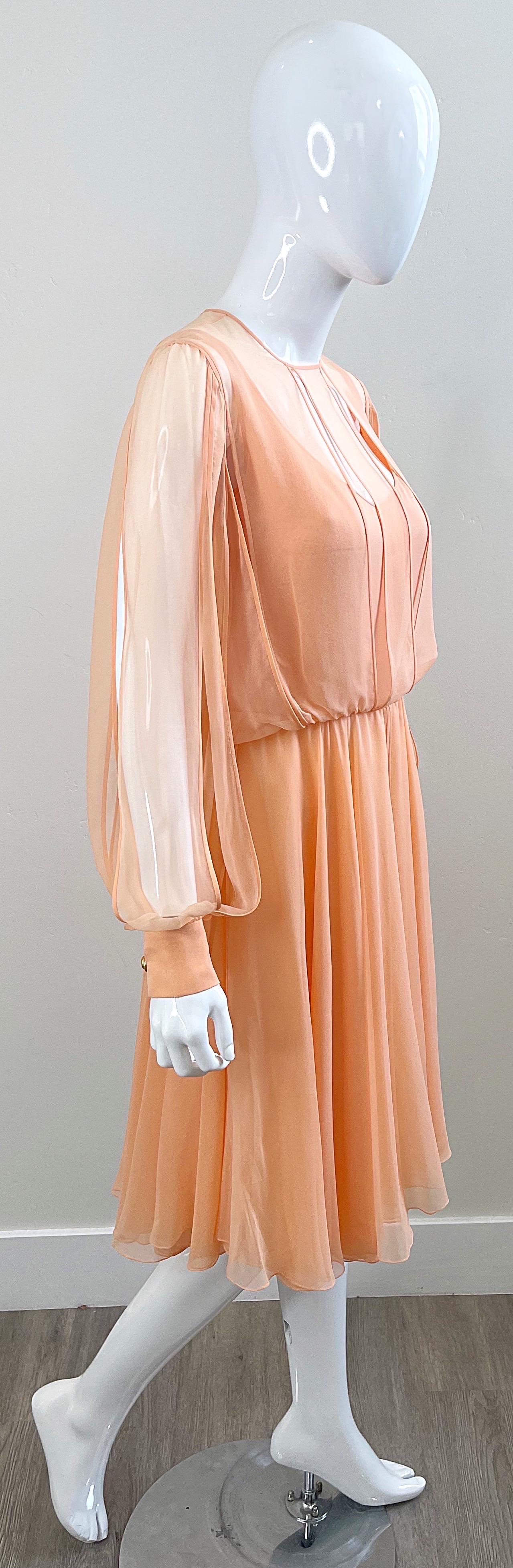Vintage Galanos Couture 1980 Peach Salmon Silk Chiffon Flowy 80s Dress  en vente 3