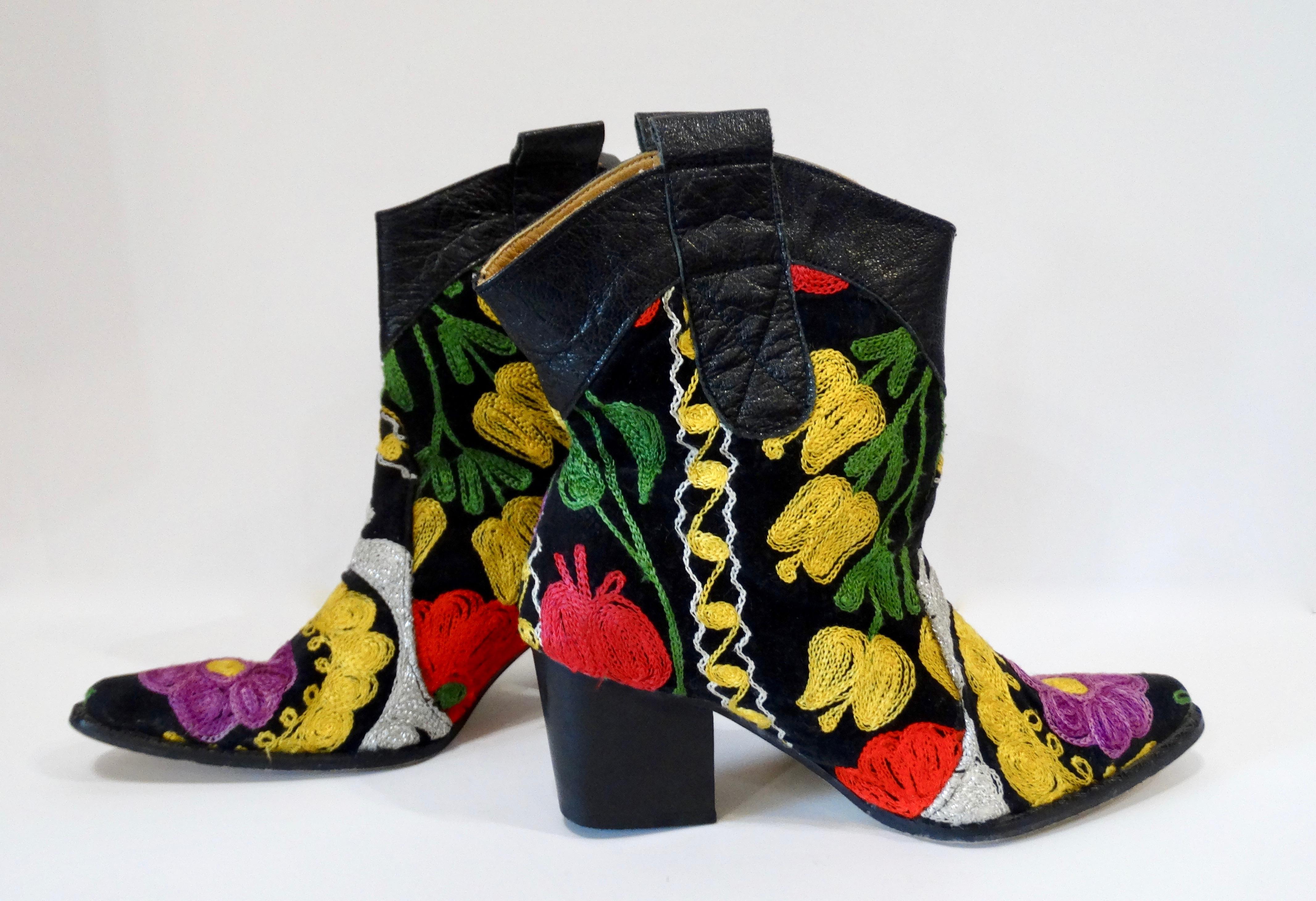 Galeri Cengiz Floral Embroidered Cowboy Booties  2