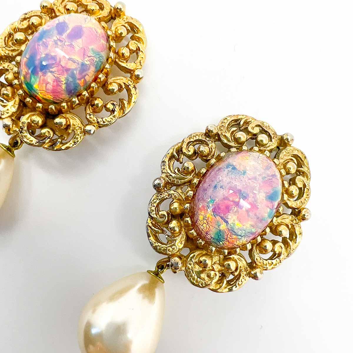 Vintage Galleried Opalglas Perlen-Tropfen-Ohrringe 1960er Jahre im Zustand „Gut“ im Angebot in Wilmslow, GB