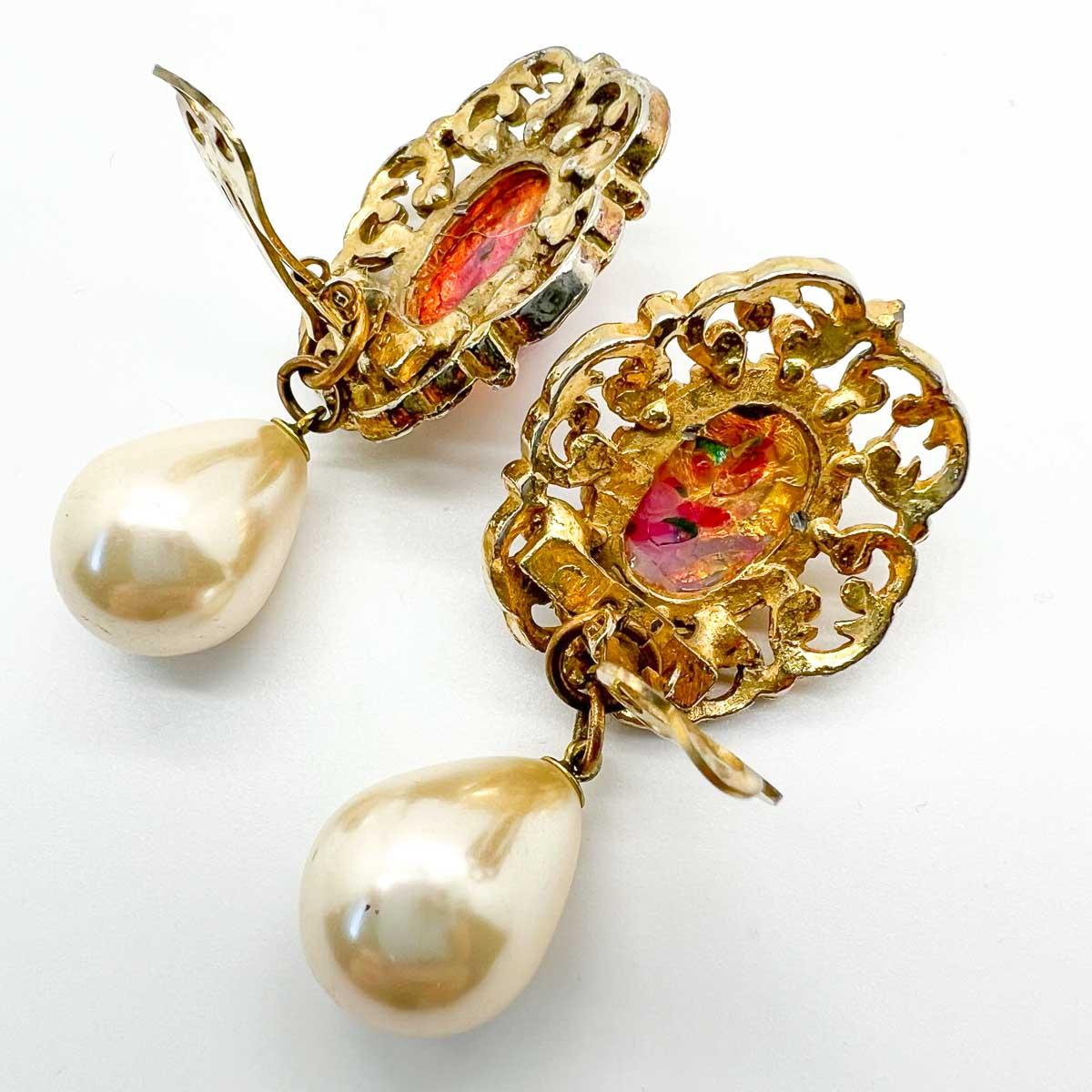 Vintage Galleried Opal Glass Pearl Drop Earrings 1960s In Good Condition For Sale In Wilmslow, GB