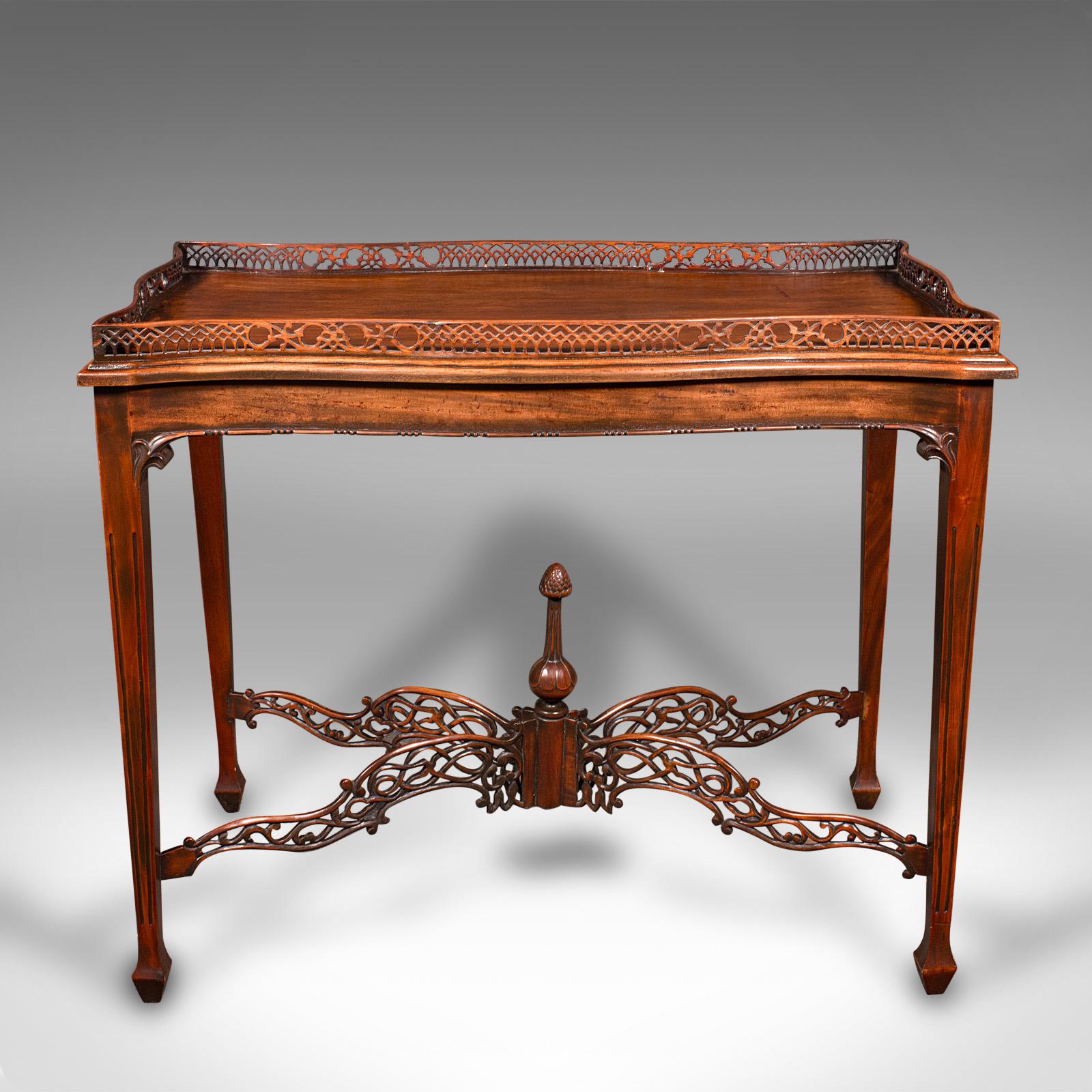table chippendale
