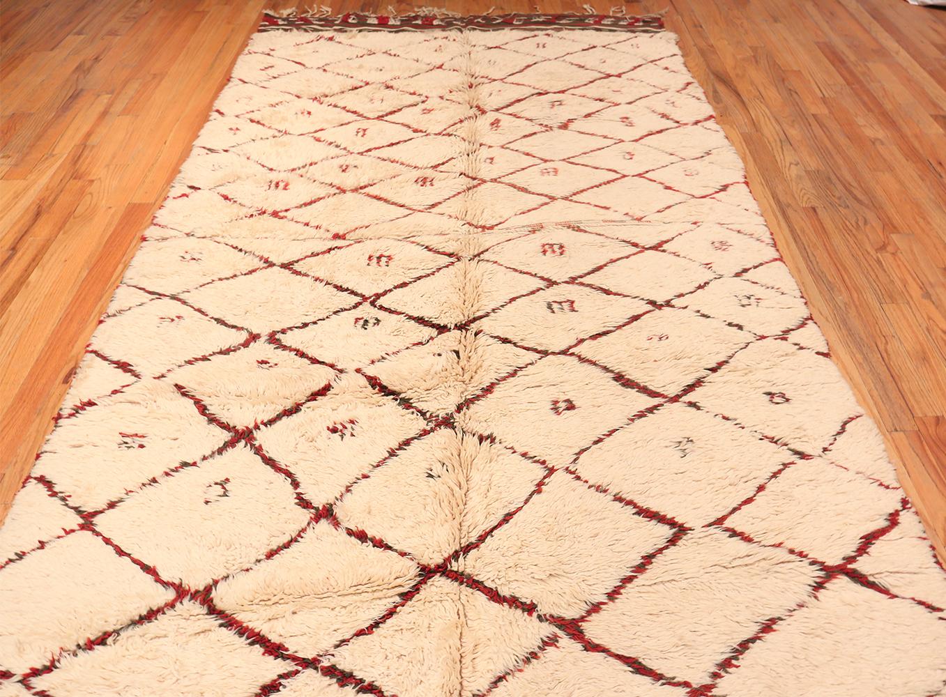 20th Century Vintage Moroccan Berber Rug. Size: 6 ft. 6 in x 16 ft. 7 in For Sale