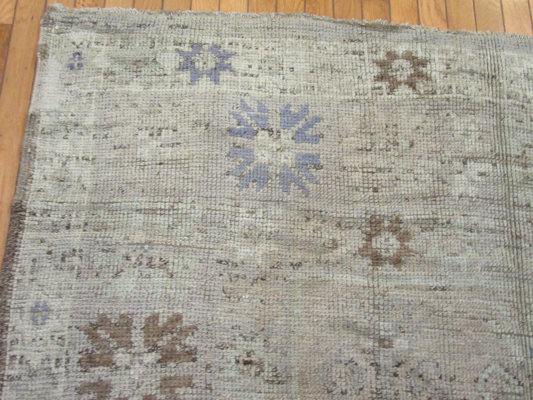 Vintage Handmade Gallery Size Neutral Color Turkish Anatolian Oushak Rug For Sale 4