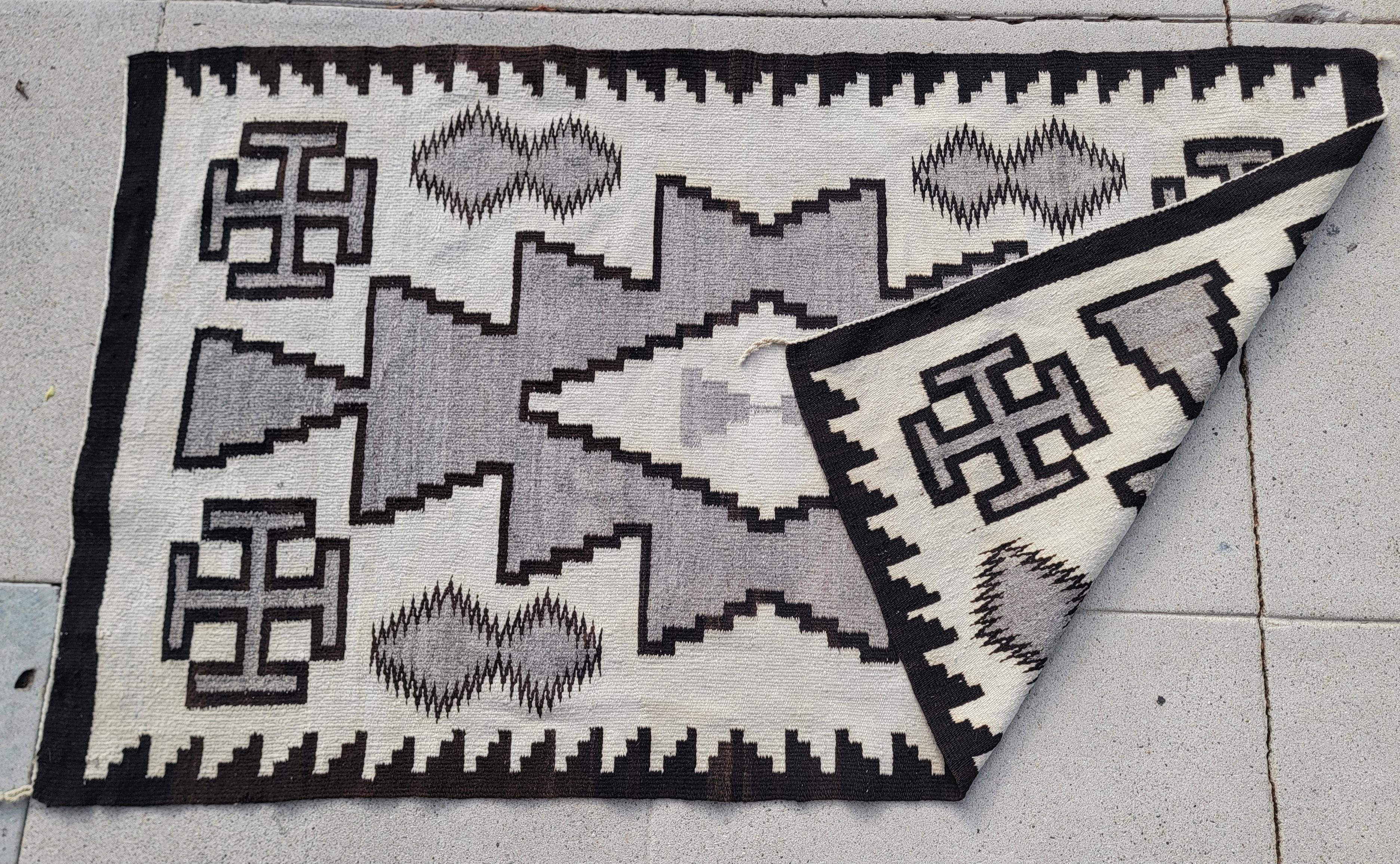 Tessitura indiana Navajo d'epoca di Ganado In condizioni buone in vendita a Los Angeles, CA