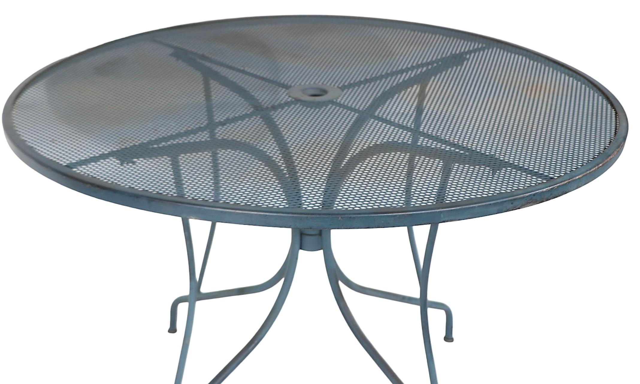 American Vintage Garden Patio Poolside Cafe Dining Table by Meadowcraft c. 1950/60's For Sale