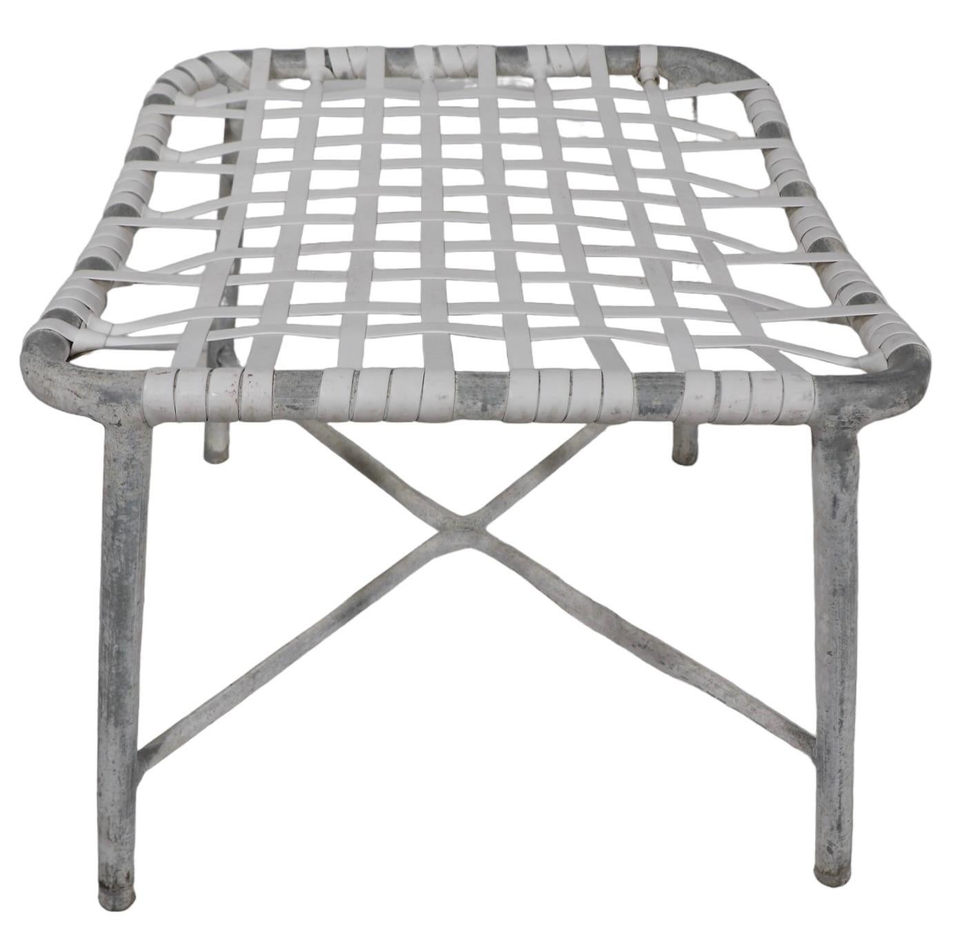 Otomana vintage para patio de piscina att. a Brown Jordan c. 1970/80's Estadounidense en venta