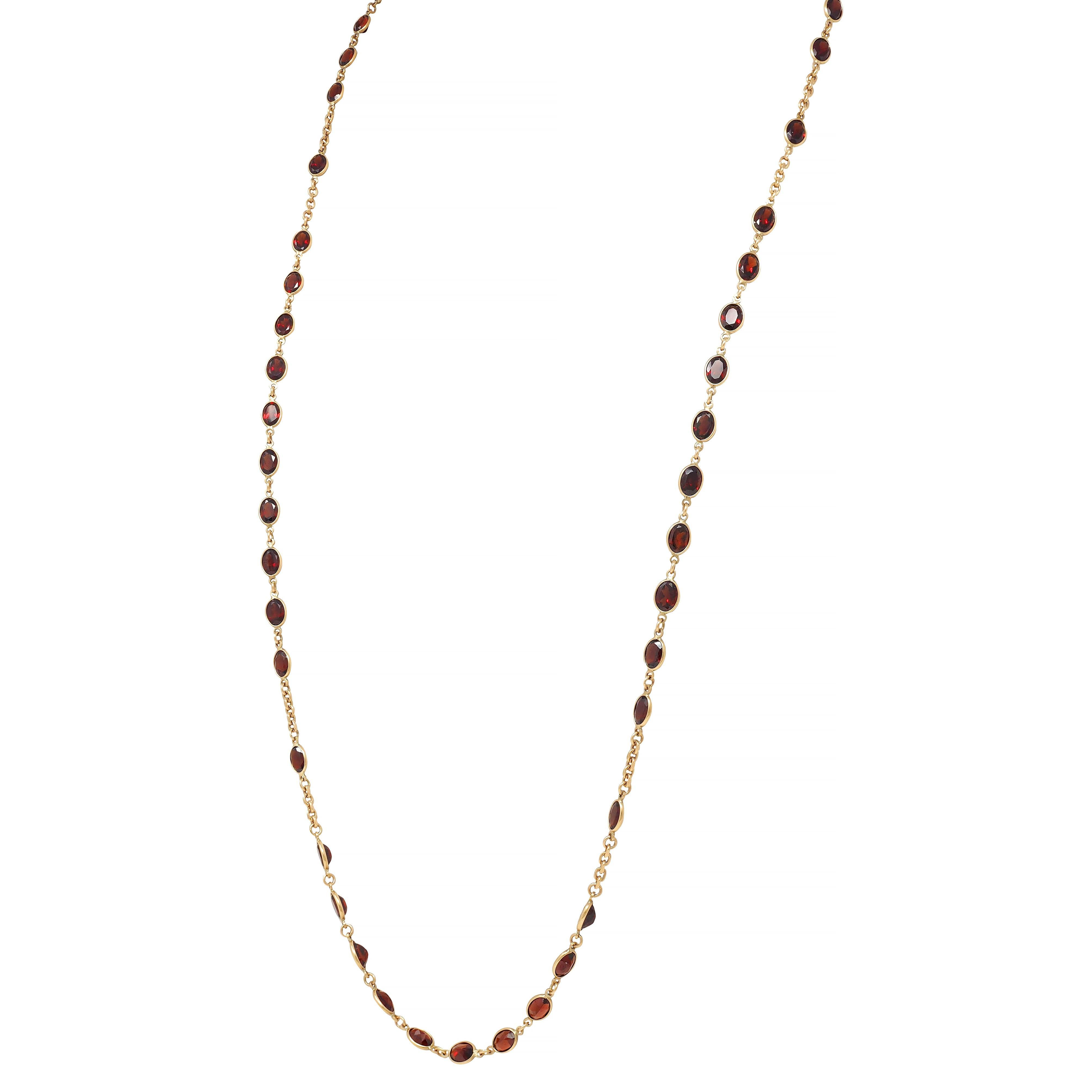 Collana con granato d'epoca in oro giallo 14 carati con castone a catena in vendita 1