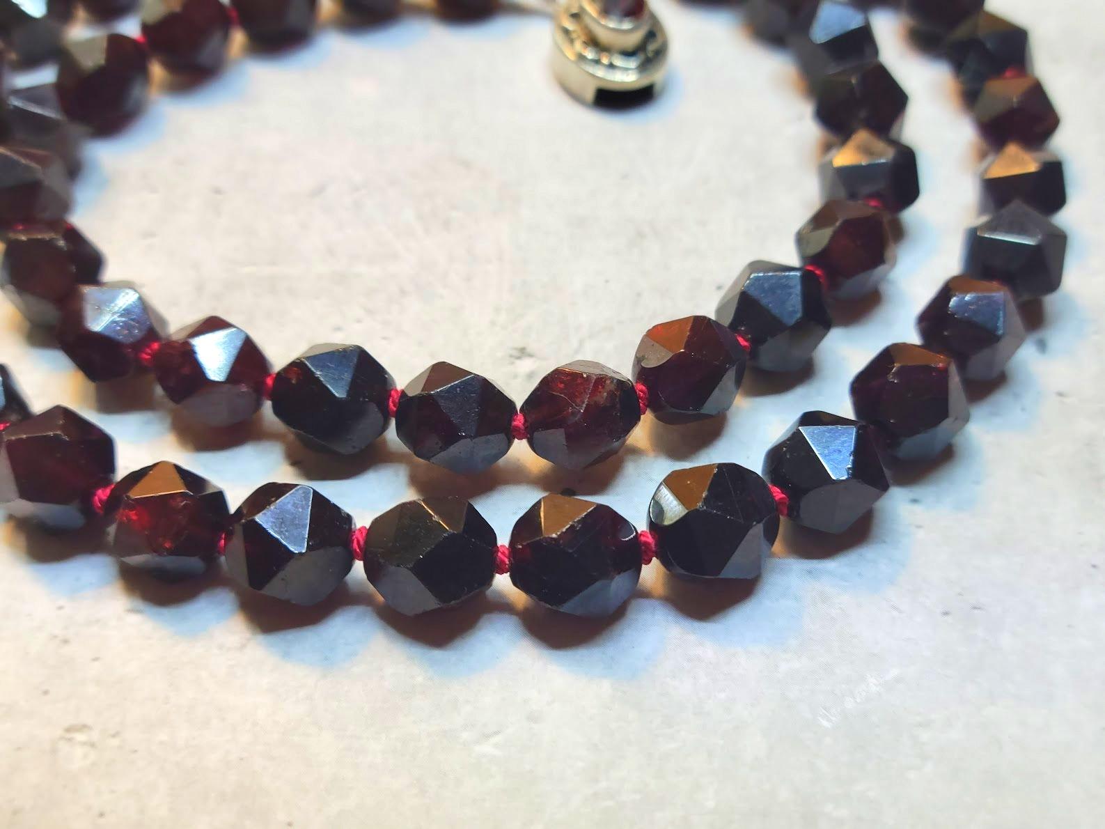The length of the necklace is 22 inches (56 cm). The size of the faceted beads is 10 mm.
Beads are a hand-faceted, deep-saturated, uniform color. The color of the beads is authentic and natural. No thermal or other mechanical treatments were