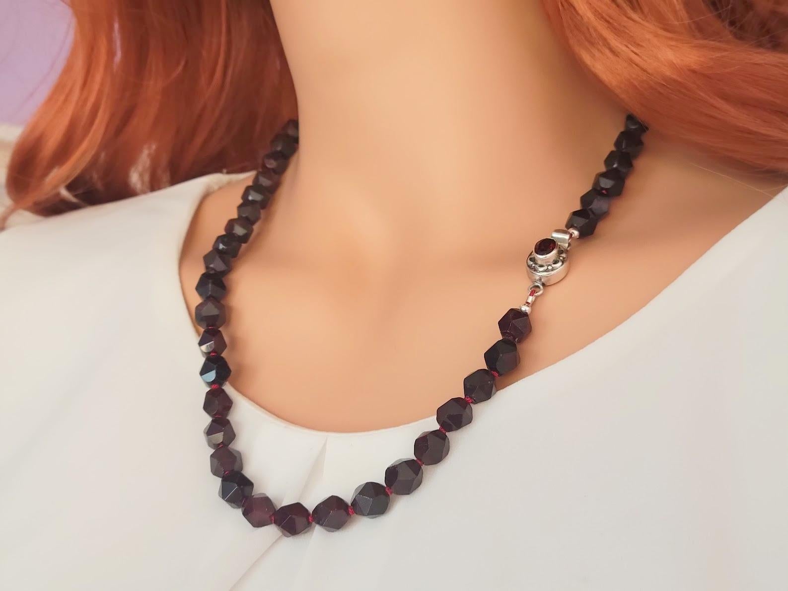 Vintage Garnet Almandine Necklace For Sale 1