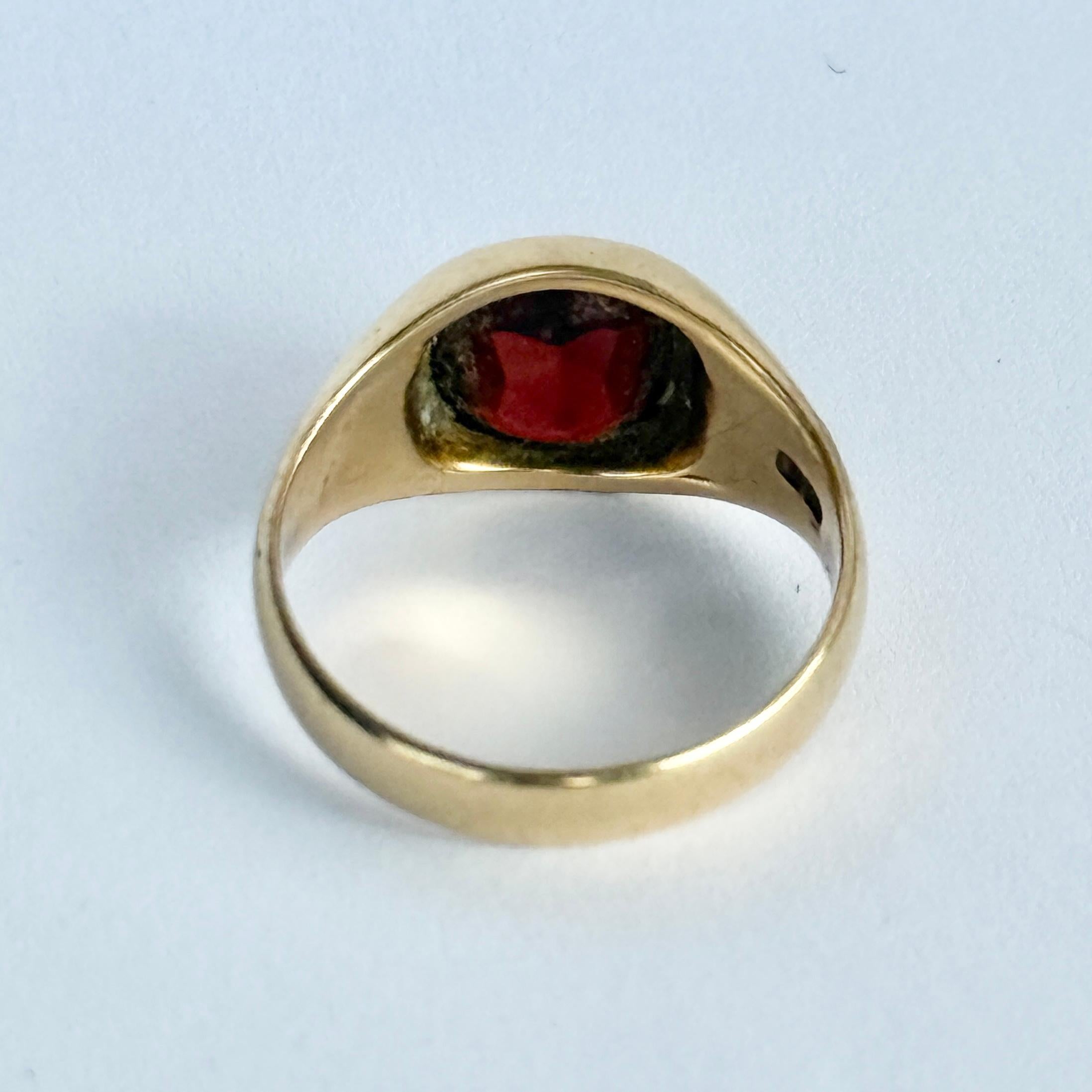 Anello con granato e oro 18 carati d'epoca In condizioni buone in vendita a Chipping Campden, GB