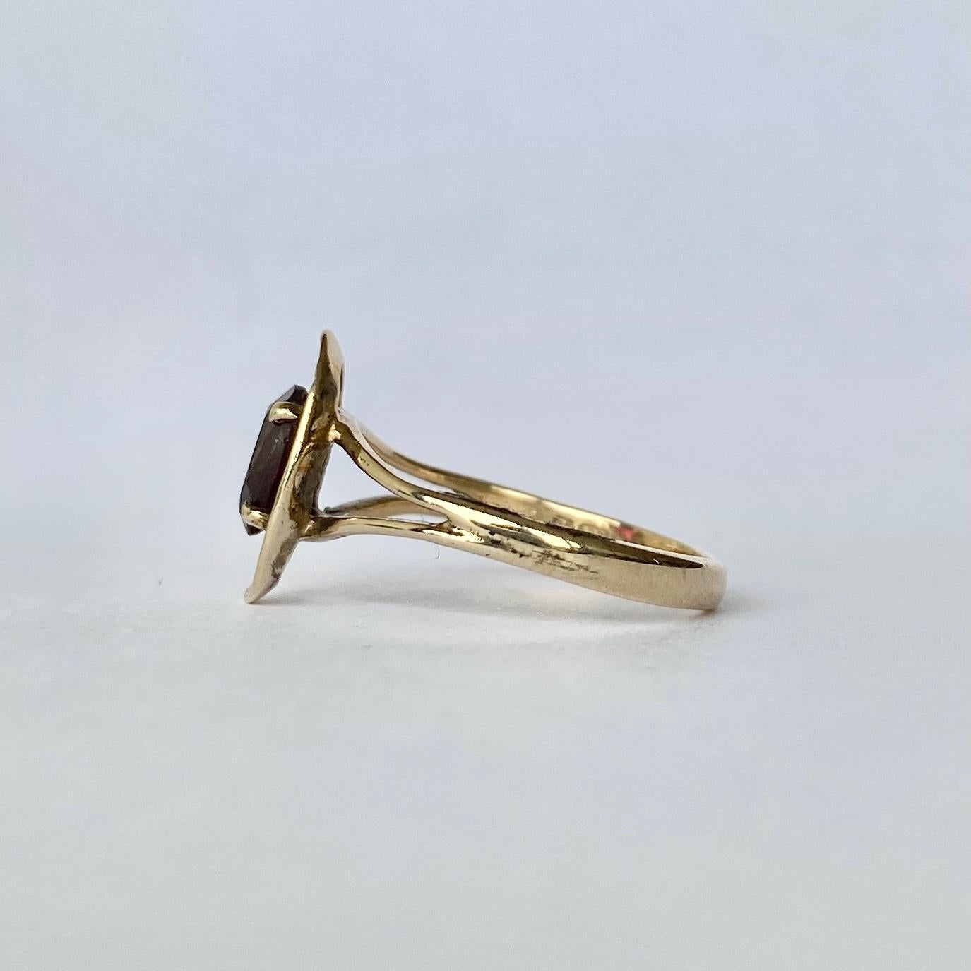 9 carat gold garnet ring