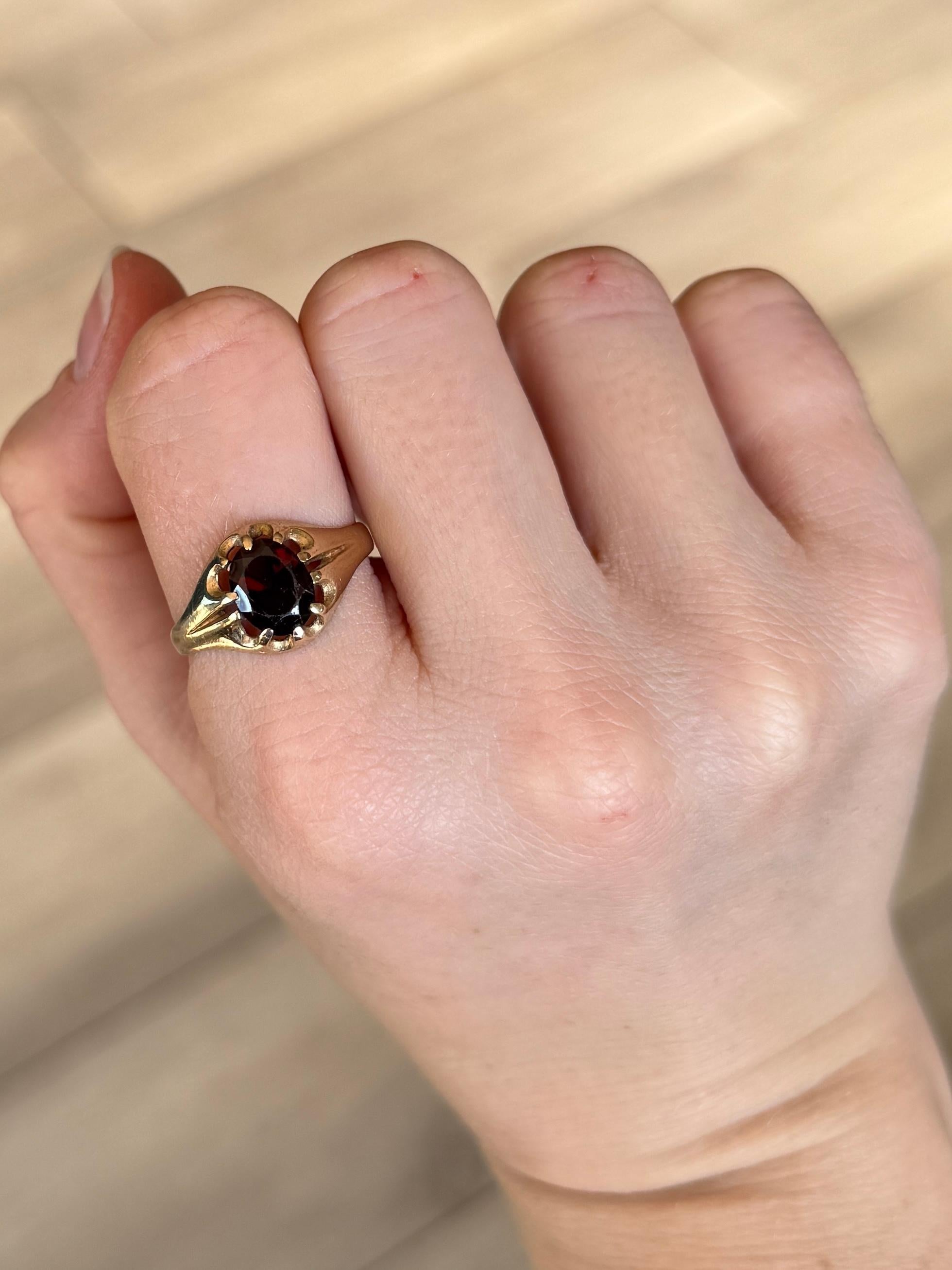 Oval Cut Vintage Garnet and 9 Carat Gold Signet Ring For Sale