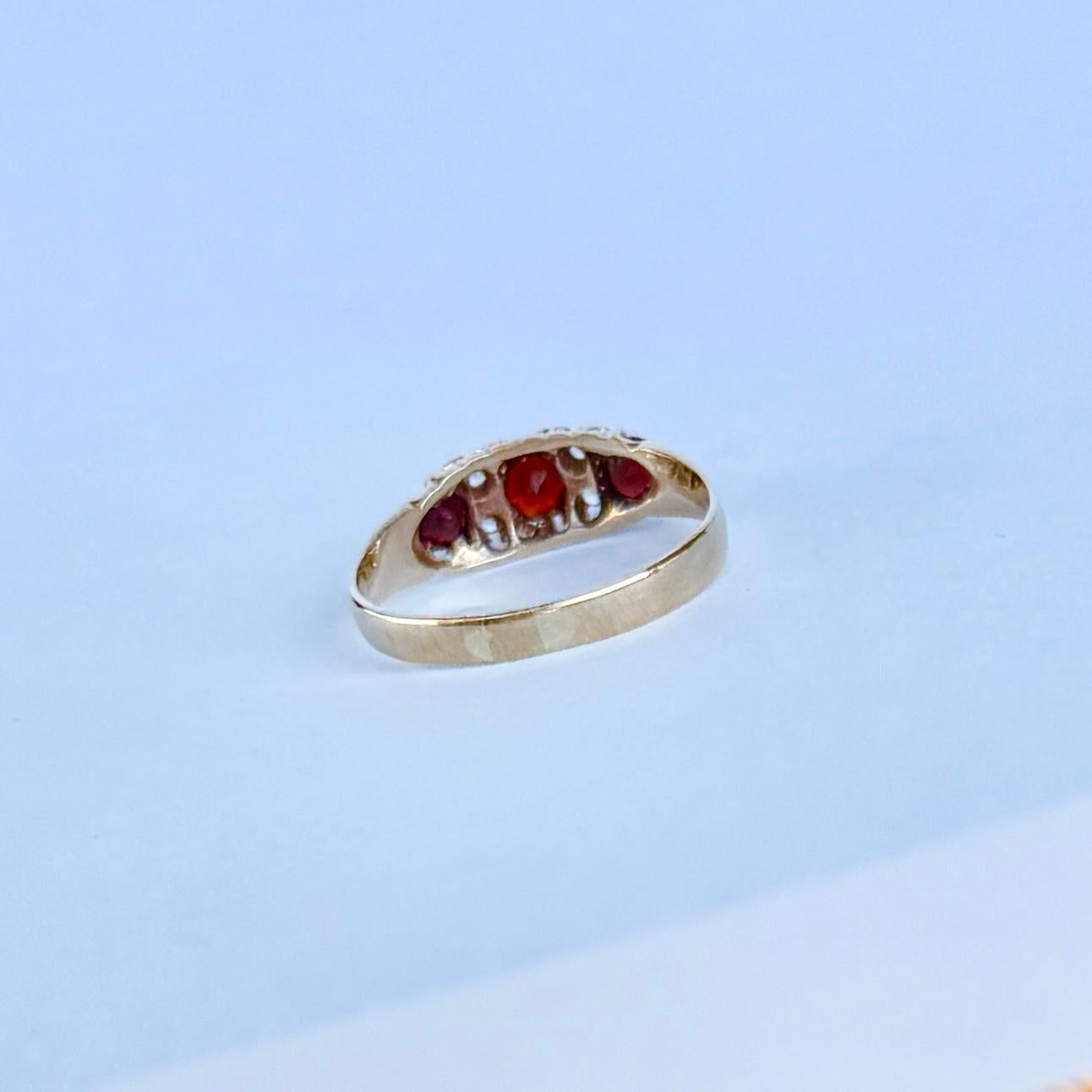 Oval Cut Vintage Garnet and Diamond 9 Carat Gold Three-Stone Ring For Sale