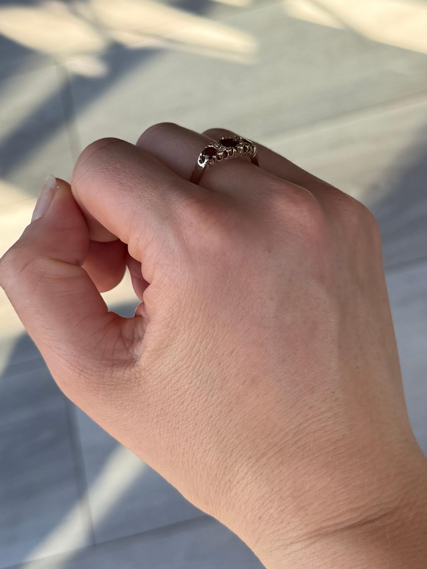 Women's Vintage Garnet and Diamond 9 Carat Gold Three-Stone Ring For Sale