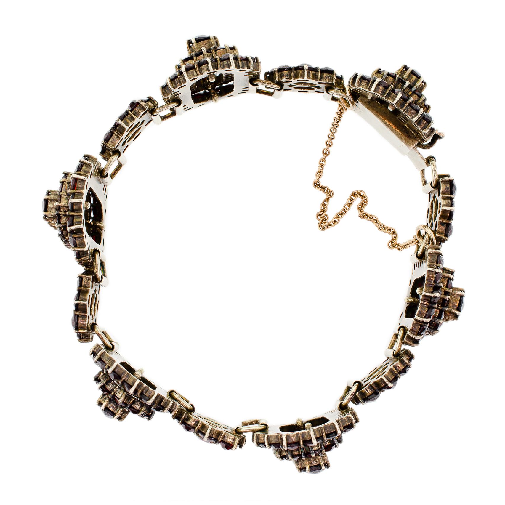 Bracelet large souple à charnières vintage en grenat et doré Pour femmes en vente