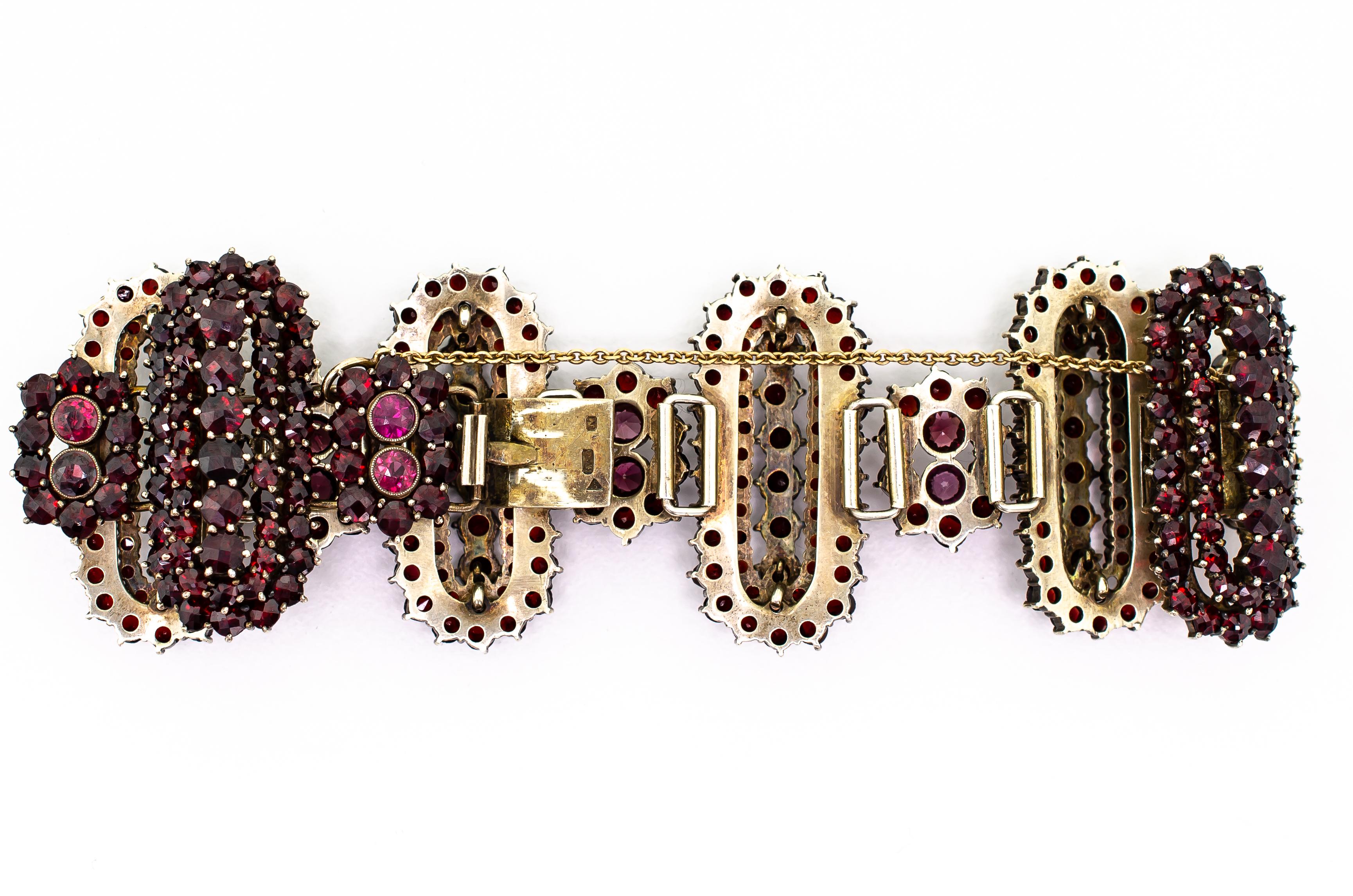 Vintage Garnet and Gilt Hinged Wide Flexible Bracelet In Good Condition For Sale In Wheaton, IL
