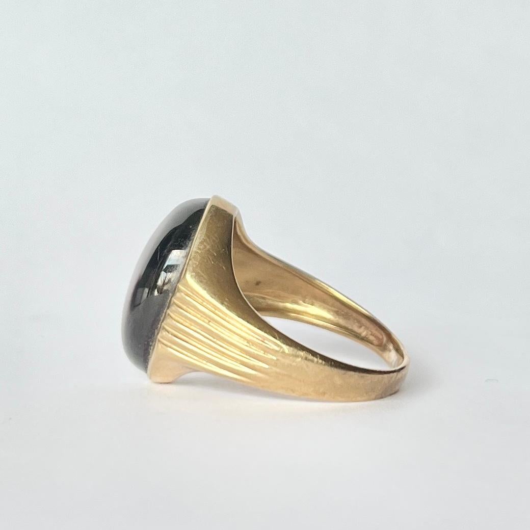 Siegelring aus 9 Karat Gold mit Granat-Cabochon 1