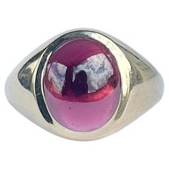 Vintage Garnet Cabochon and 9 Carat Gold Signet Ring