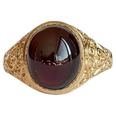 Siegelring mit Granat-Cabochon und 9 Karat Gold