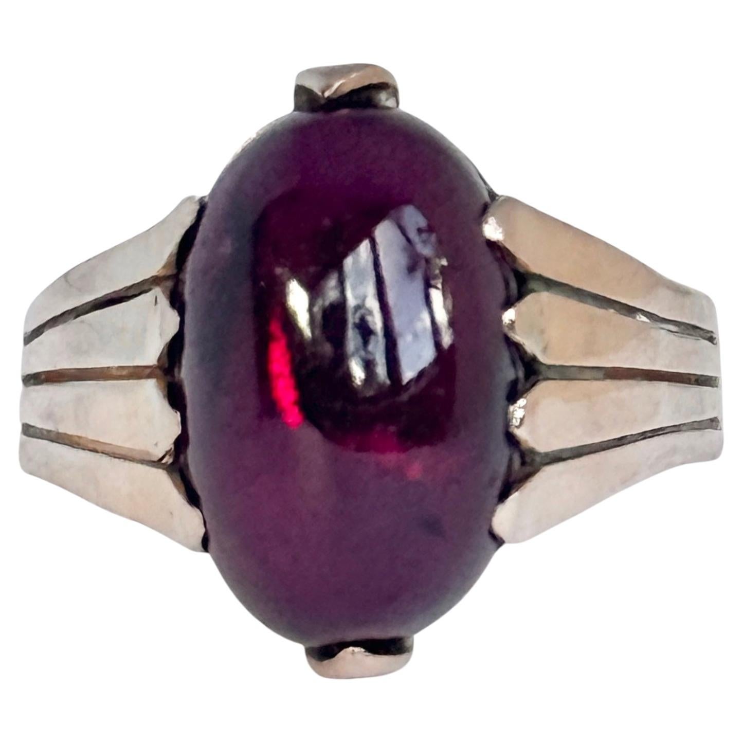 Siegelring mit Granat-Cabochon und 9 Karat Gold im Angebot