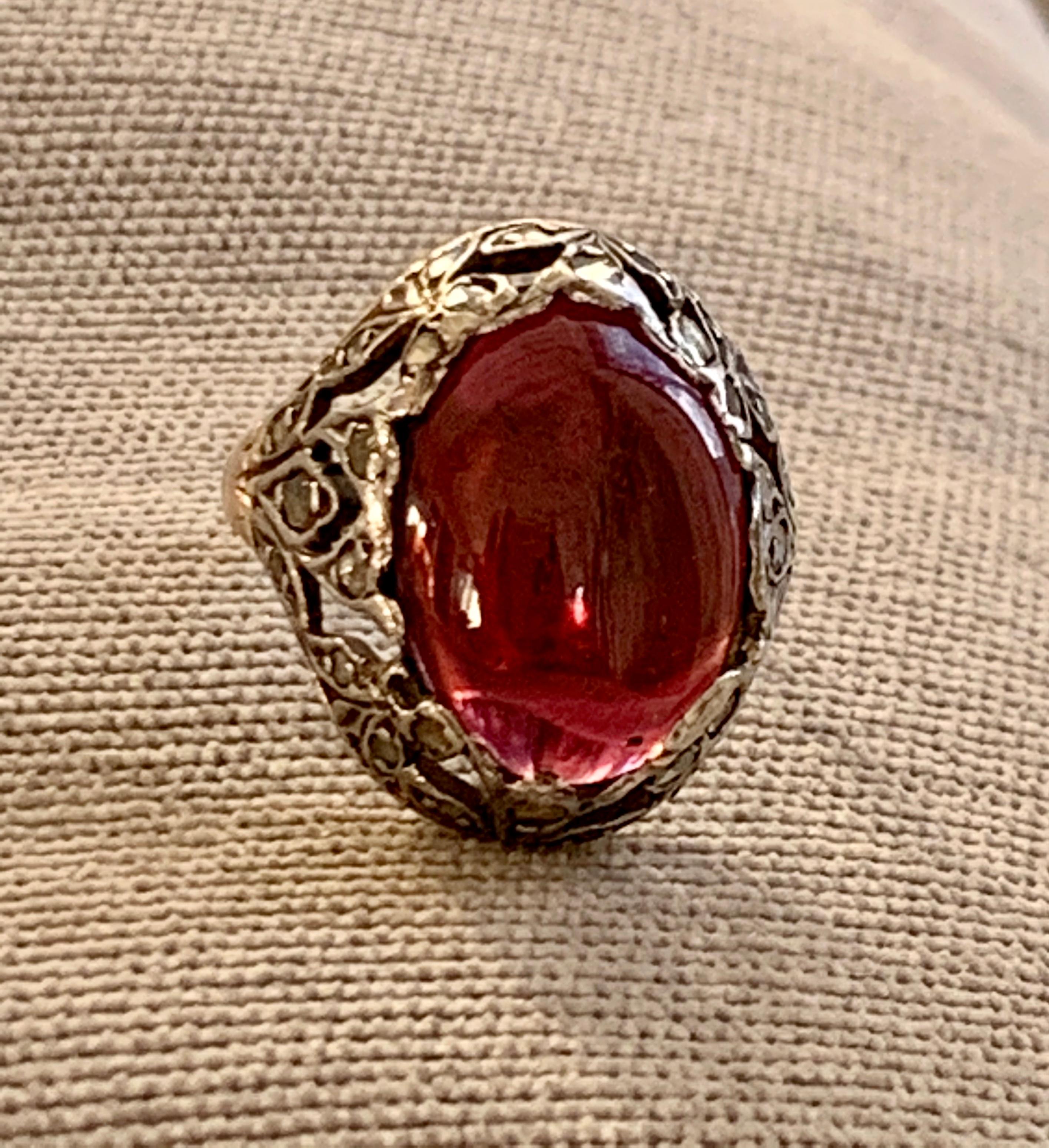 Vintage Garnet Cabochon and Rose Cut Diamond 14 Karat Yellow Gold Ring 4