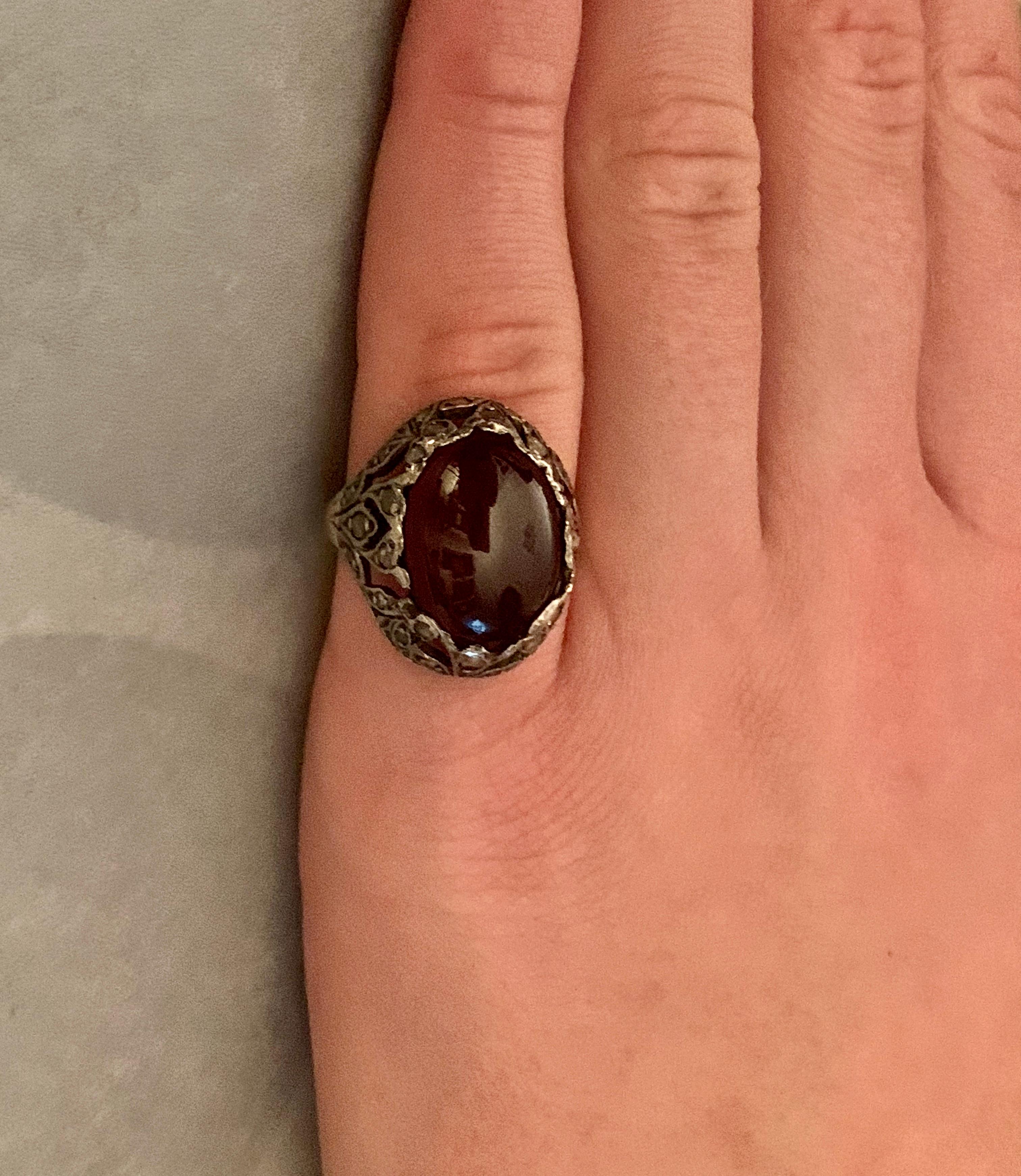 Vintage Garnet Cabochon and Rose Cut Diamond 14 Karat Yellow Gold Ring 5