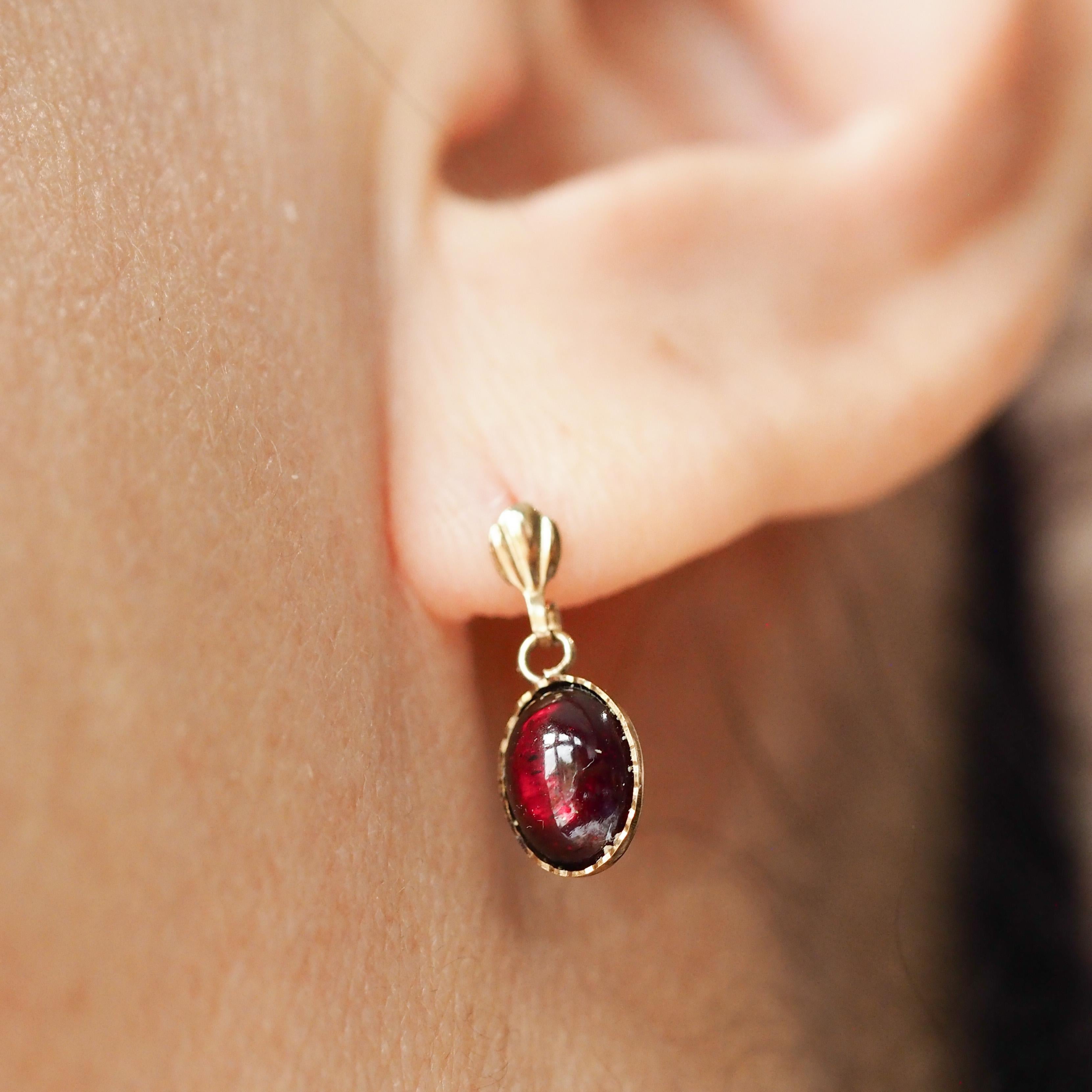 Women's Vintage Garnet Cabochon Earrings 9K Gold