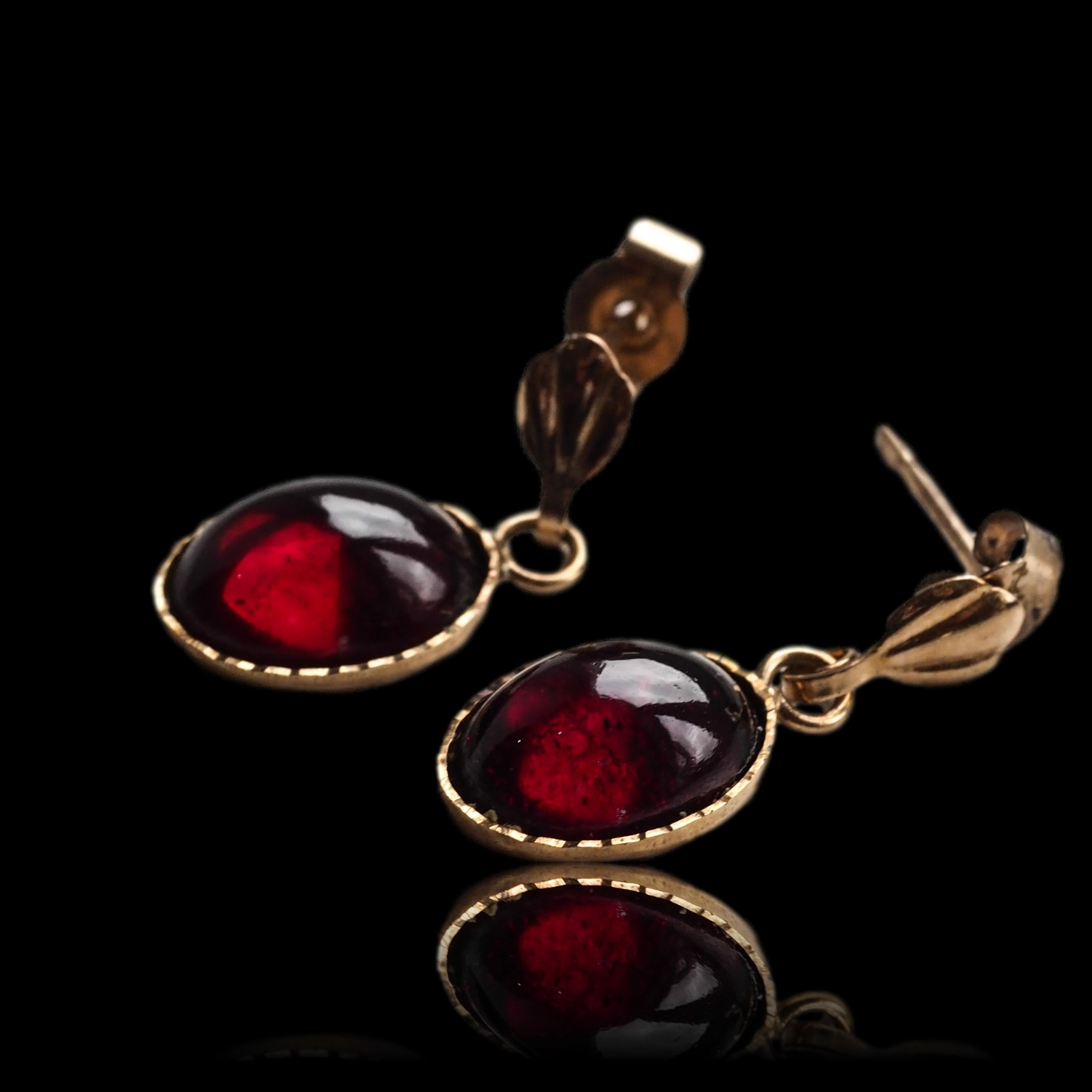 Vintage Garnet Cabochon Earrings 9K Gold 1