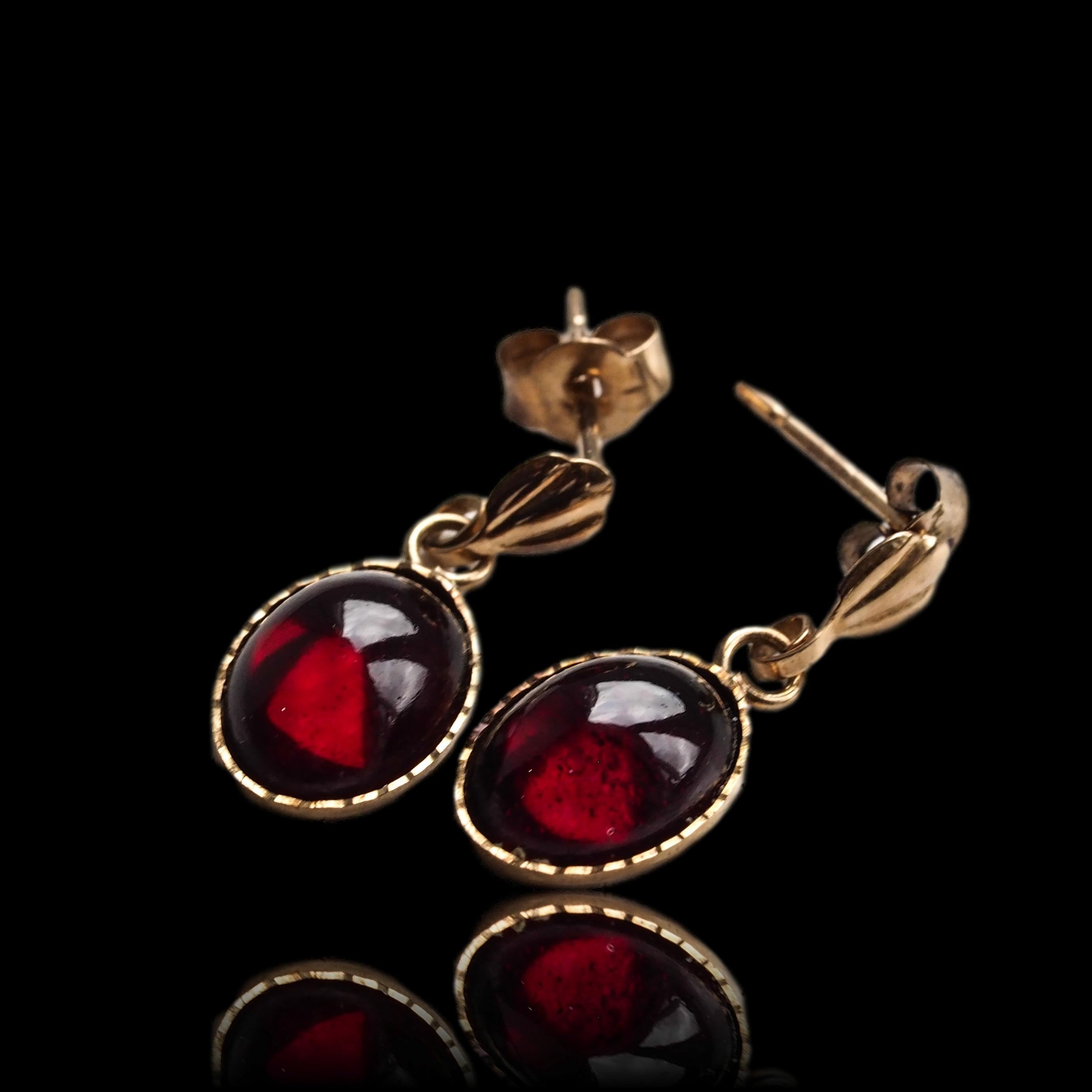 Vintage Garnet Cabochon Earrings 9K Gold 2
