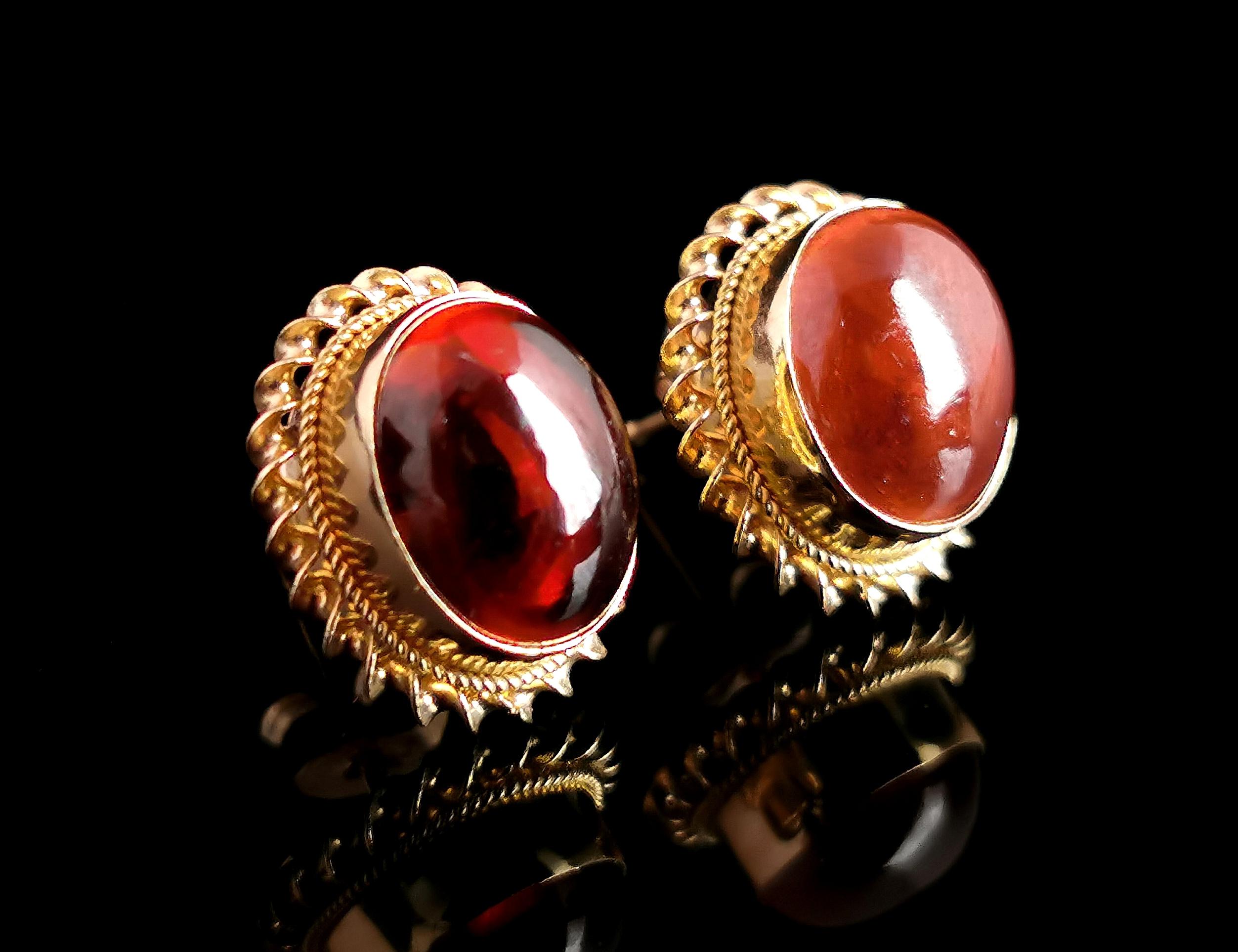 Vintage Granat-Cabochon-Ohrstecker, 9k Gelbgold 6