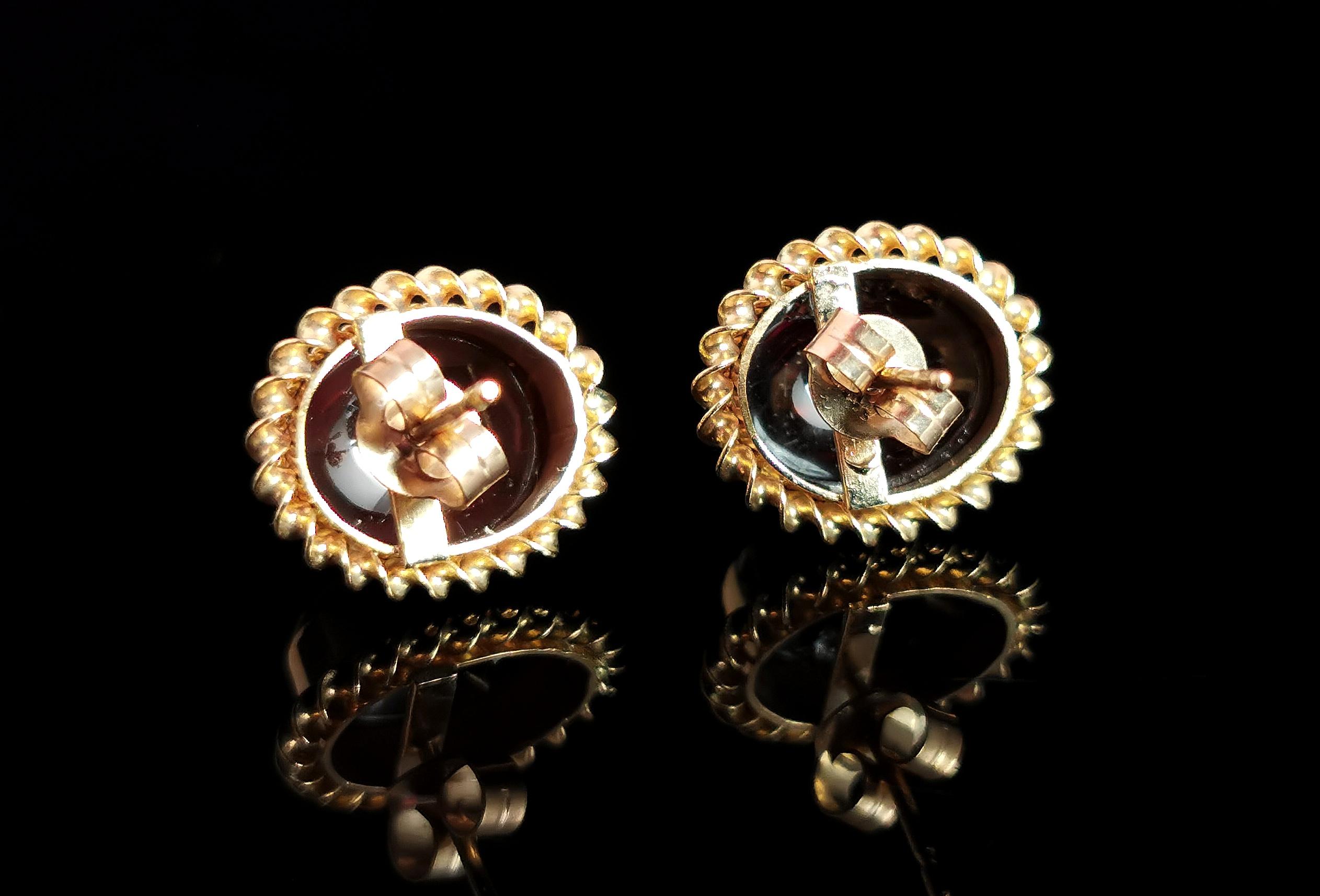 Vintage Granat-Cabochon-Ohrstecker, 9k Gelbgold 7