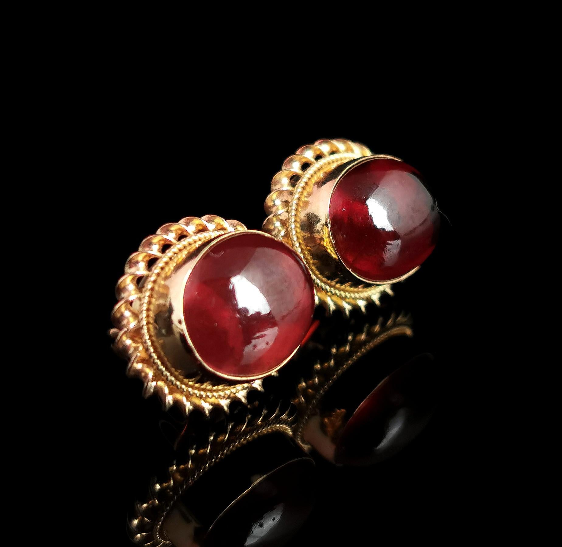 Vintage Granat-Cabochon-Ohrstecker, 9k Gelbgold Damen