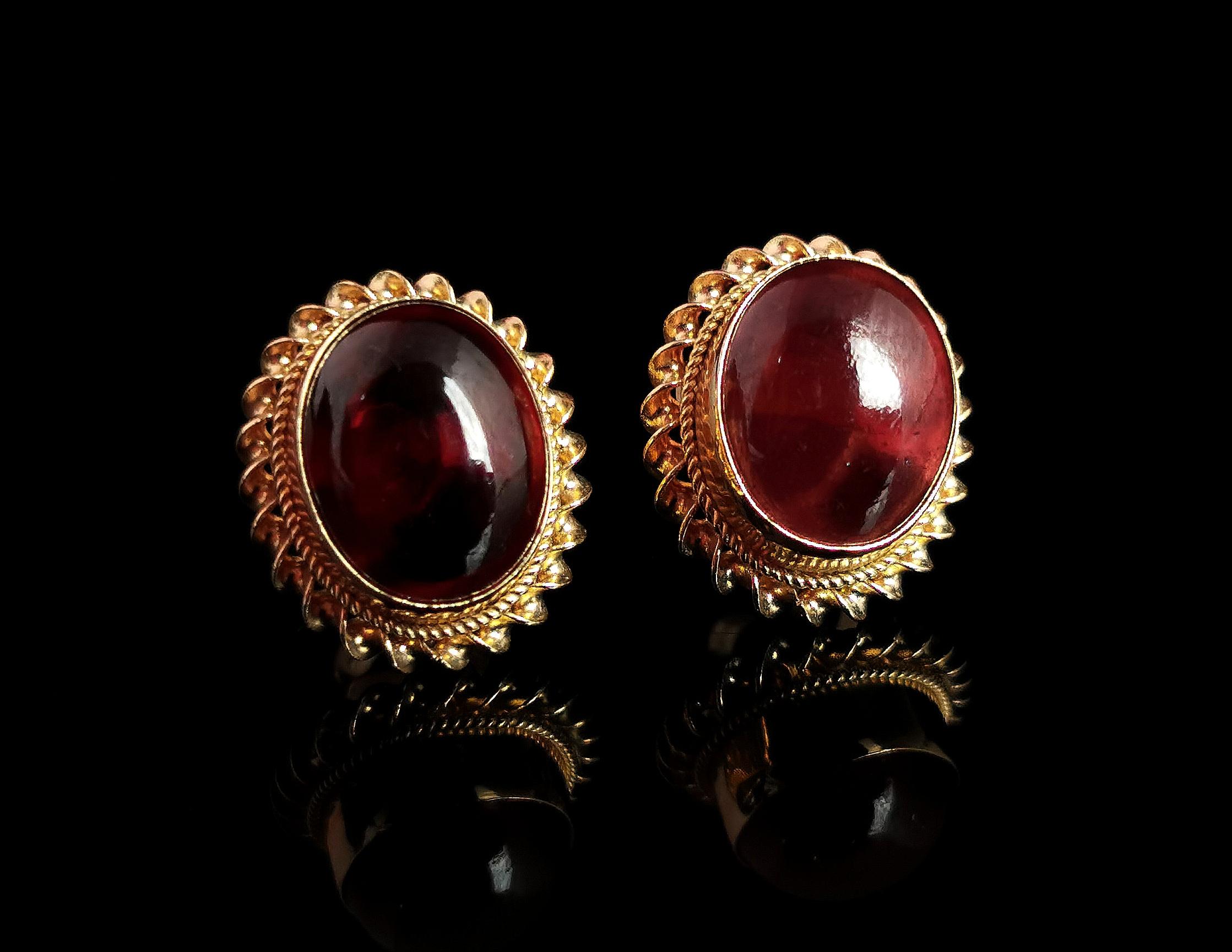 Vintage Granat-Cabochon-Ohrstecker, 9k Gelbgold 3