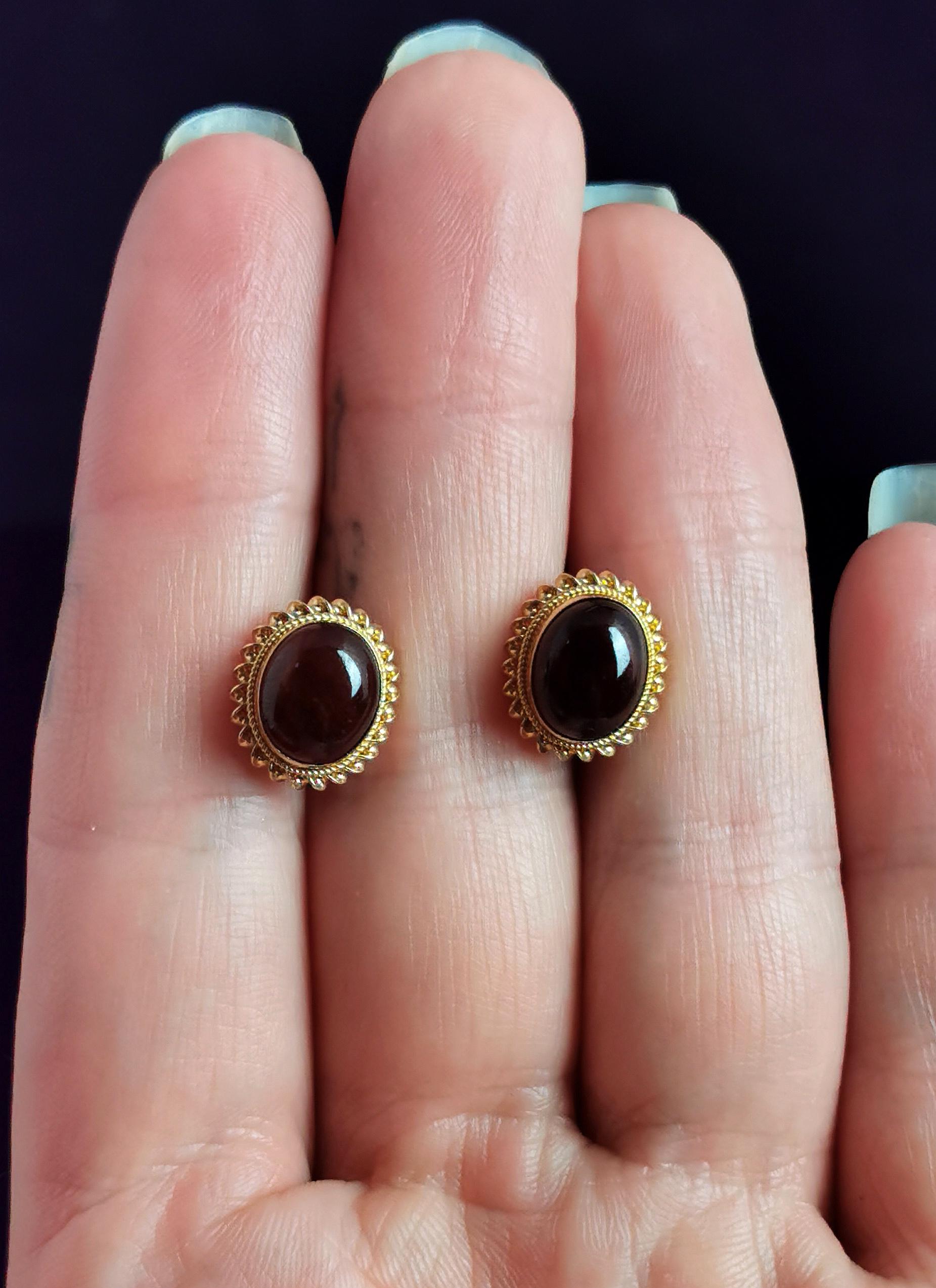Vintage Granat-Cabochon-Ohrstecker, 9k Gelbgold 4