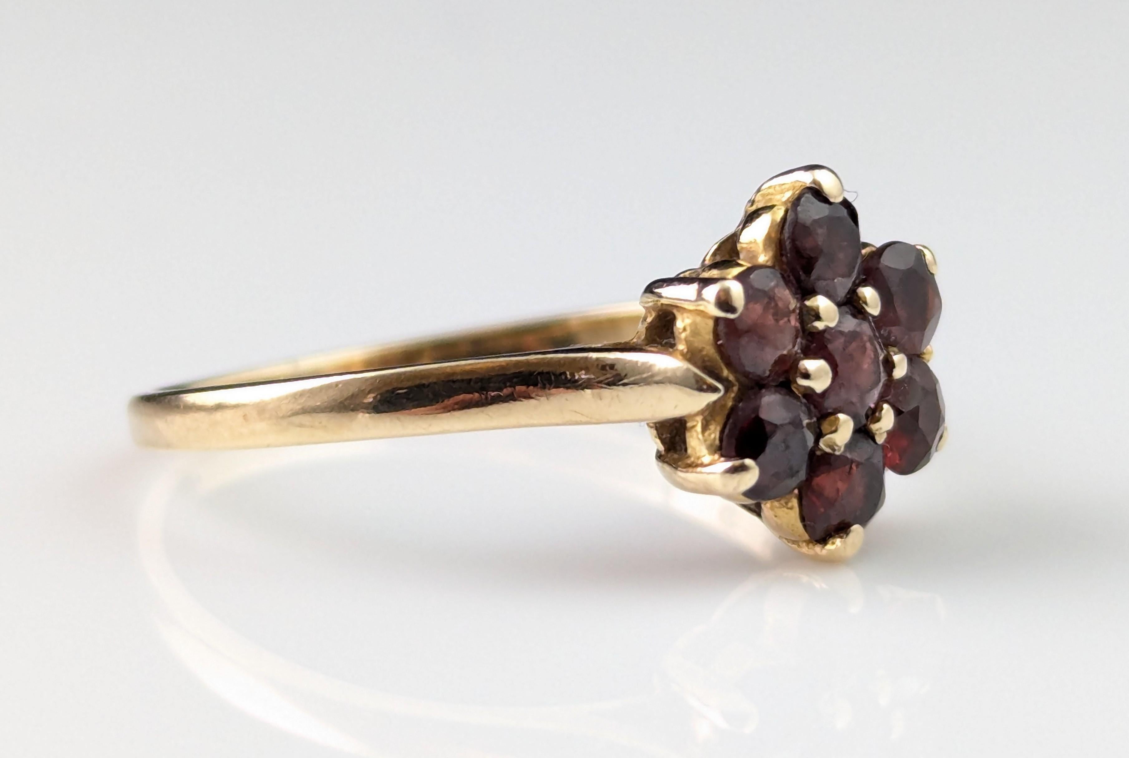 Bague vintage fleur en or jaune 9 carats en vente 4