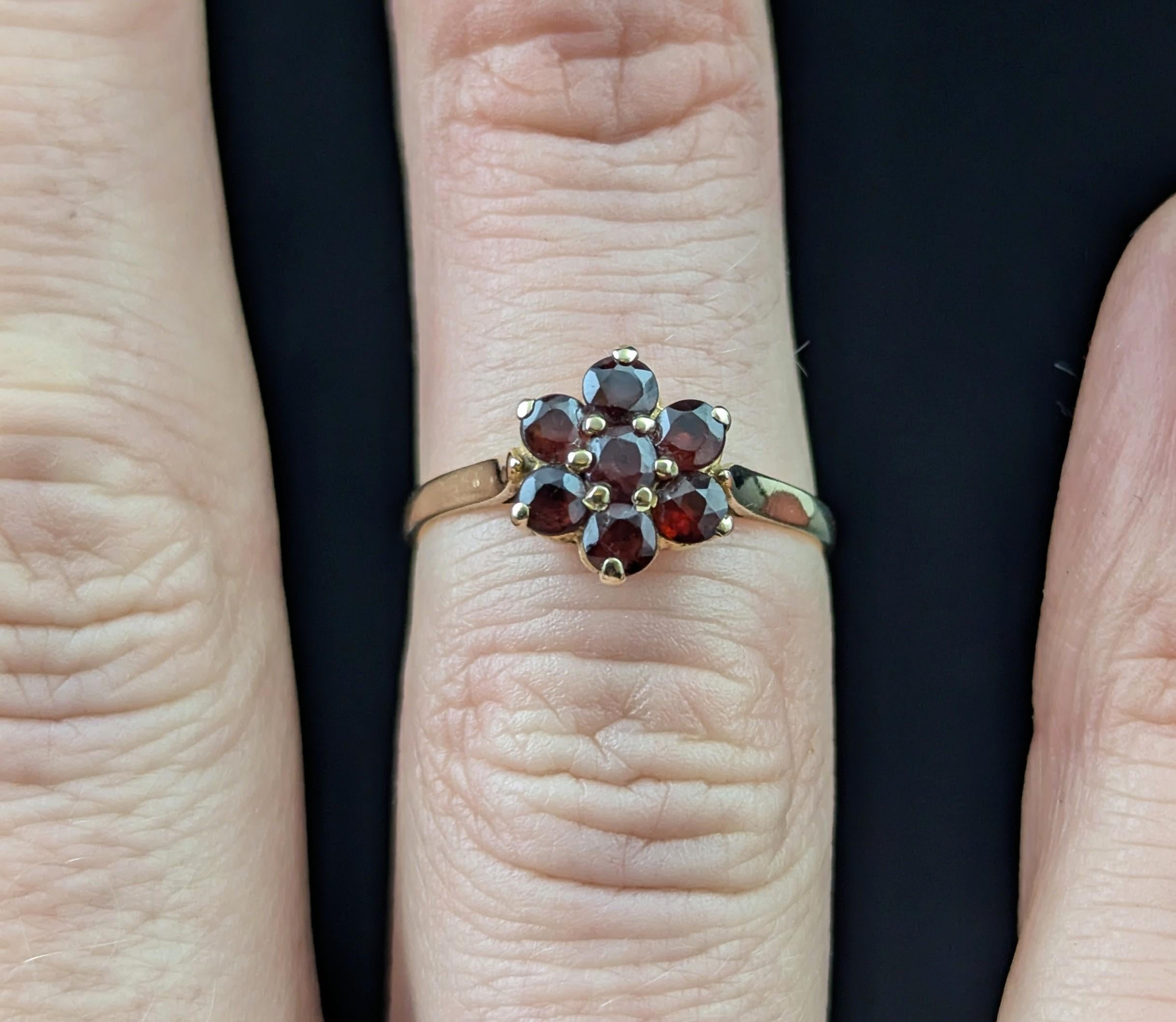 Bague vintage fleur en or jaune 9 carats Pour femmes en vente