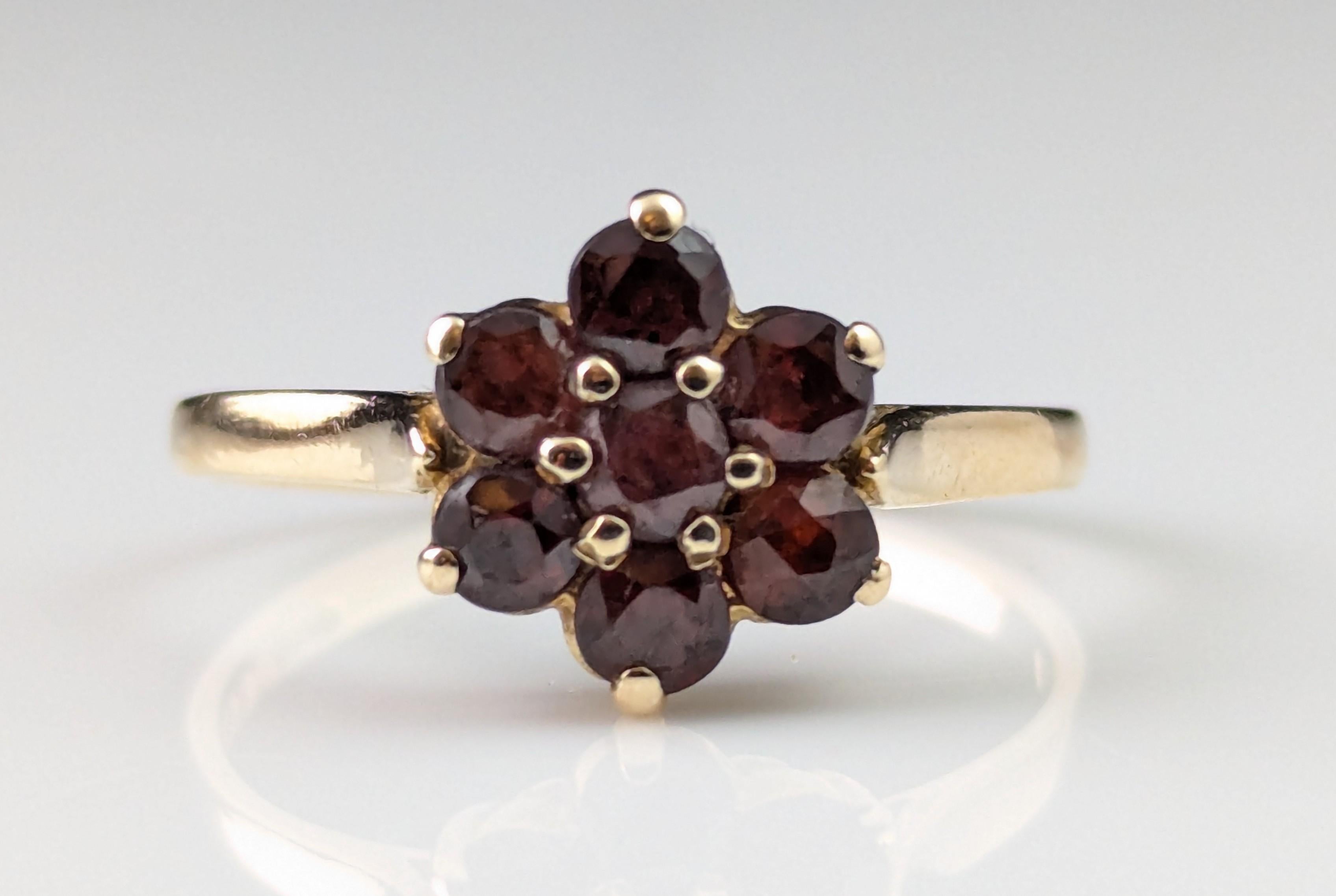 Bague vintage fleur en or jaune 9 carats en vente 2