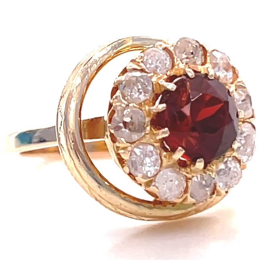 Round Cut Vintage Garnet Diamond 18 Karat Gold Cluster Ring