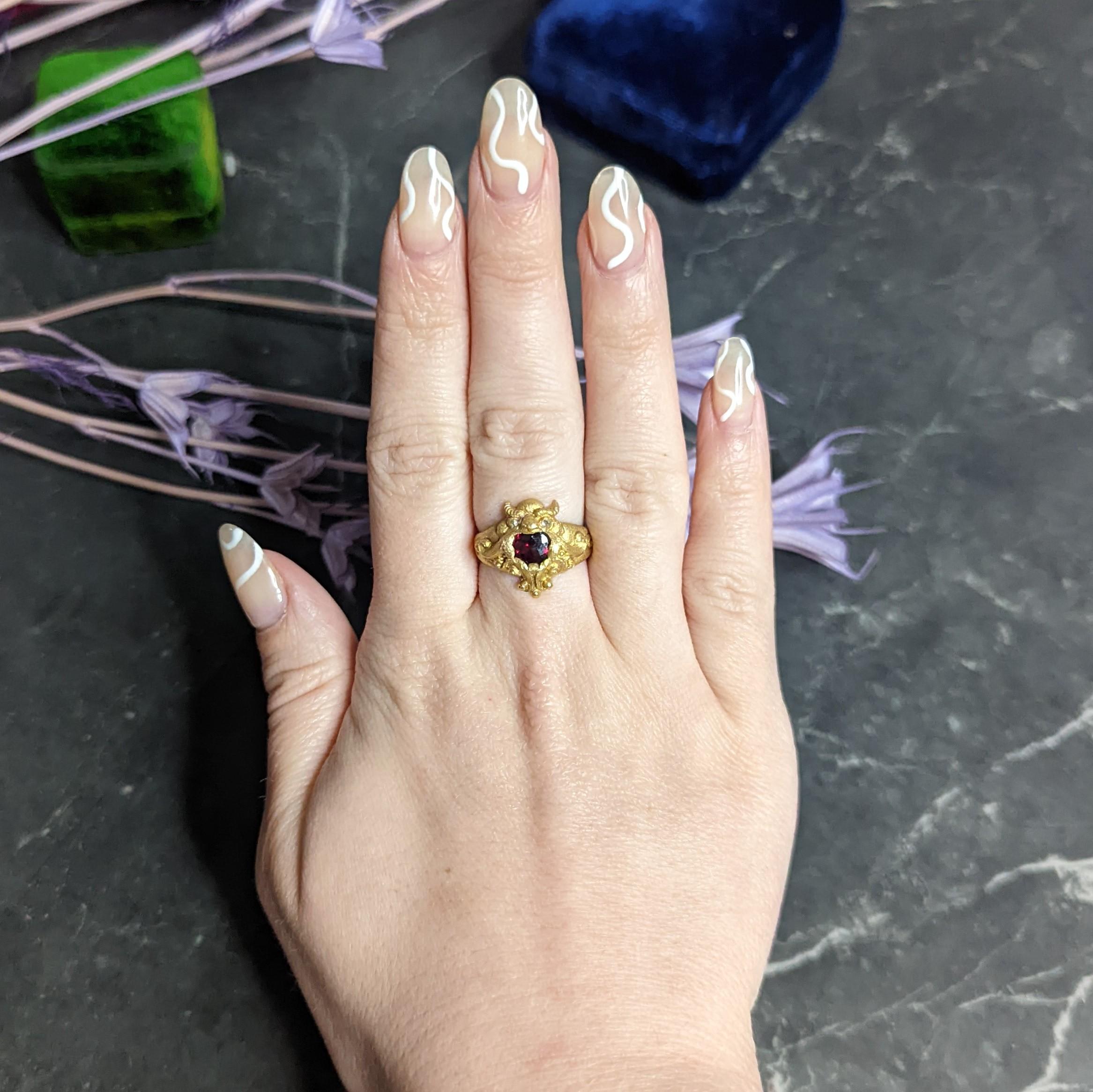 Vintage Garnet Diamond 18 Karat Gold Unisex Gargoyle Ring 3
