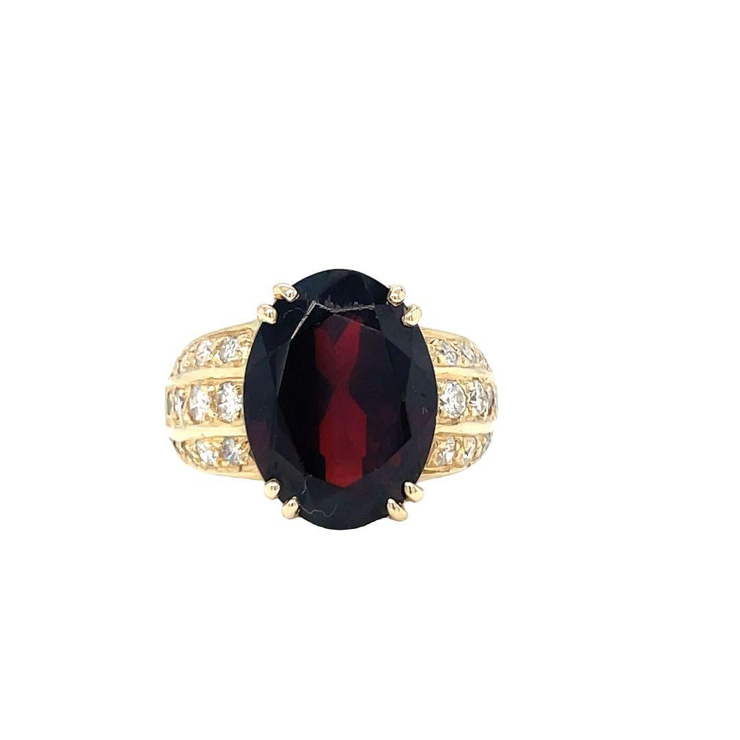 Vintage-Cocktailring mit Granat und Diamant aus 14 Karat Gelbgold (Ovalschliff) im Angebot