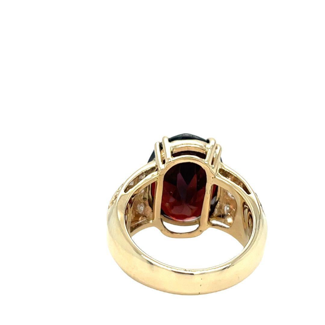 Vintage-Cocktailring mit Granat und Diamant aus 14 Karat Gelbgold im Zustand „Hervorragend“ im Angebot in beverly hills, CA