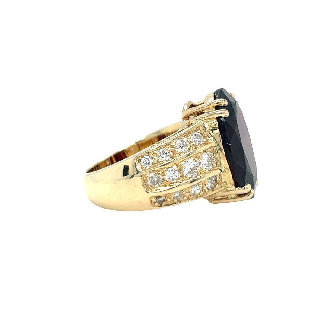 Vintage-Cocktailring mit Granat und Diamant aus 14 Karat Gelbgold im Angebot 1