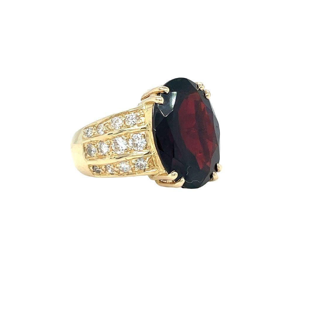 Vintage-Cocktailring mit Granat und Diamant aus 14 Karat Gelbgold im Angebot 2