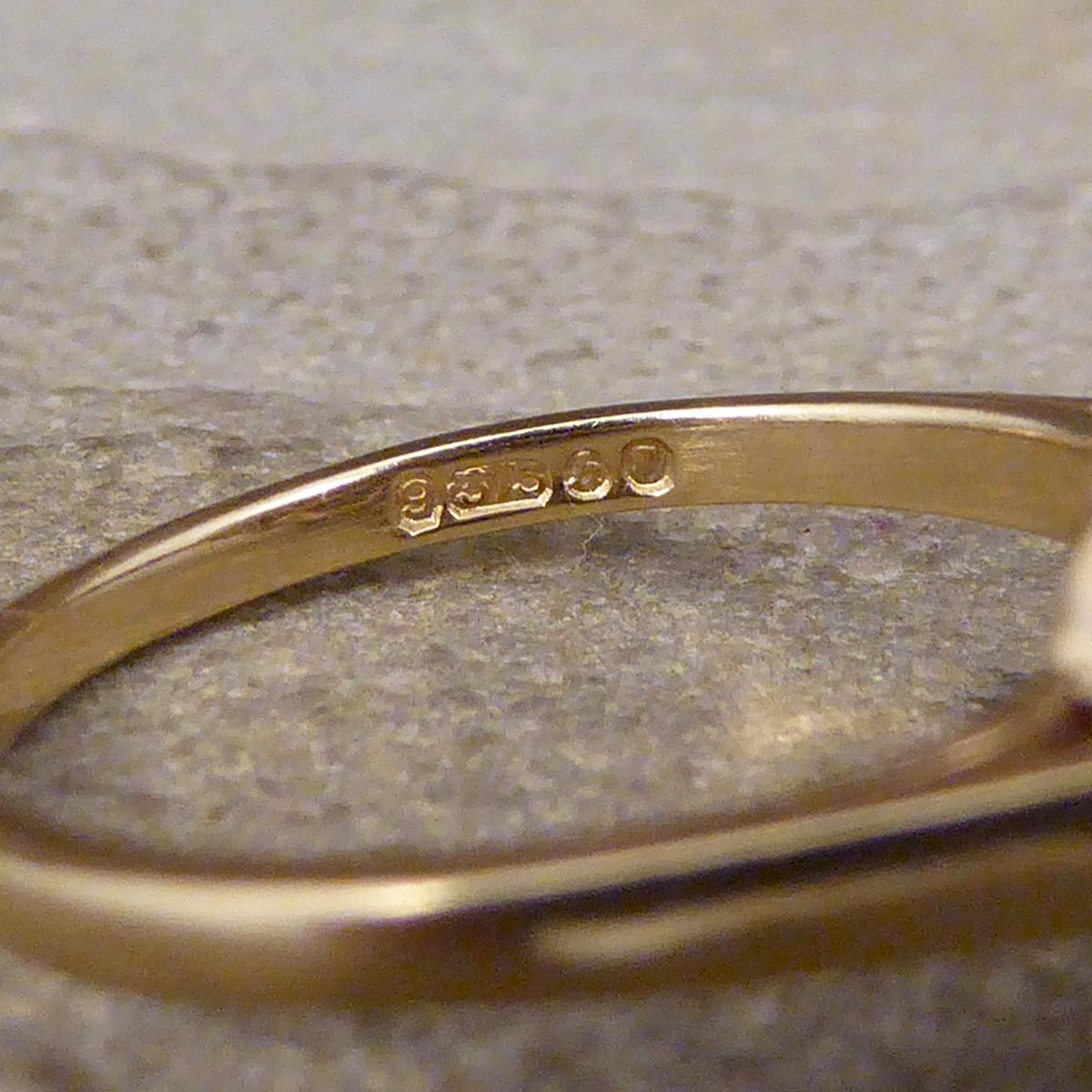 Vintage Granat-Blumen-Cluster-Ring aus 9 Karat Gelbgold für Damen oder Herren