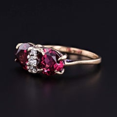 Vintage Garnet Heart Ring of 14k Gold - Circa 1940