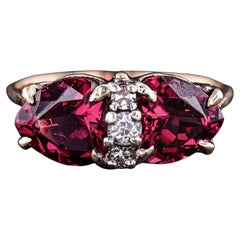Vintage Garnet Heart Ring of 14k Gold - Circa 1940