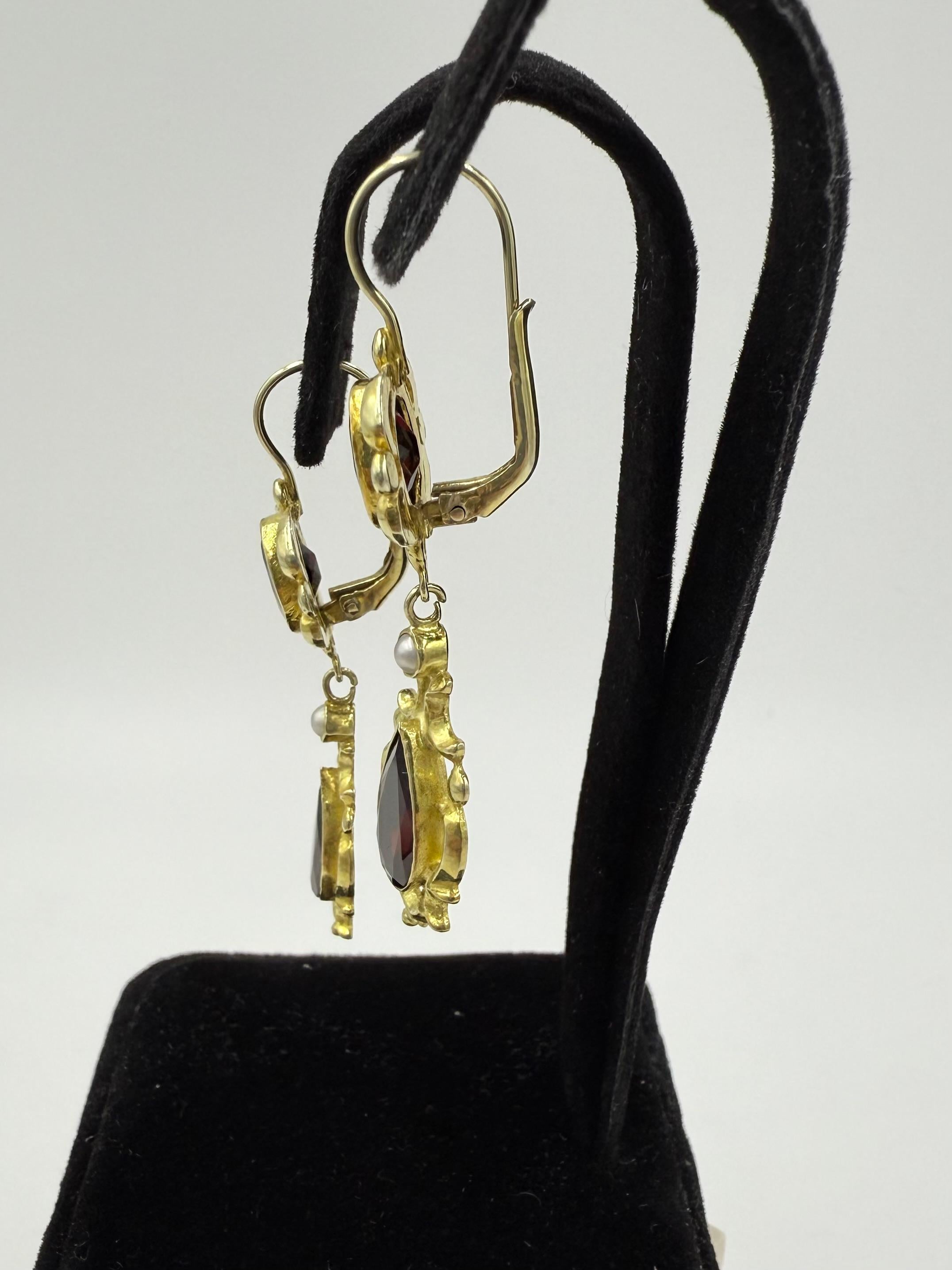Women's or Men's Vintage Garnet Pearl Drop Earrings 14k Yellow Gold For Sale