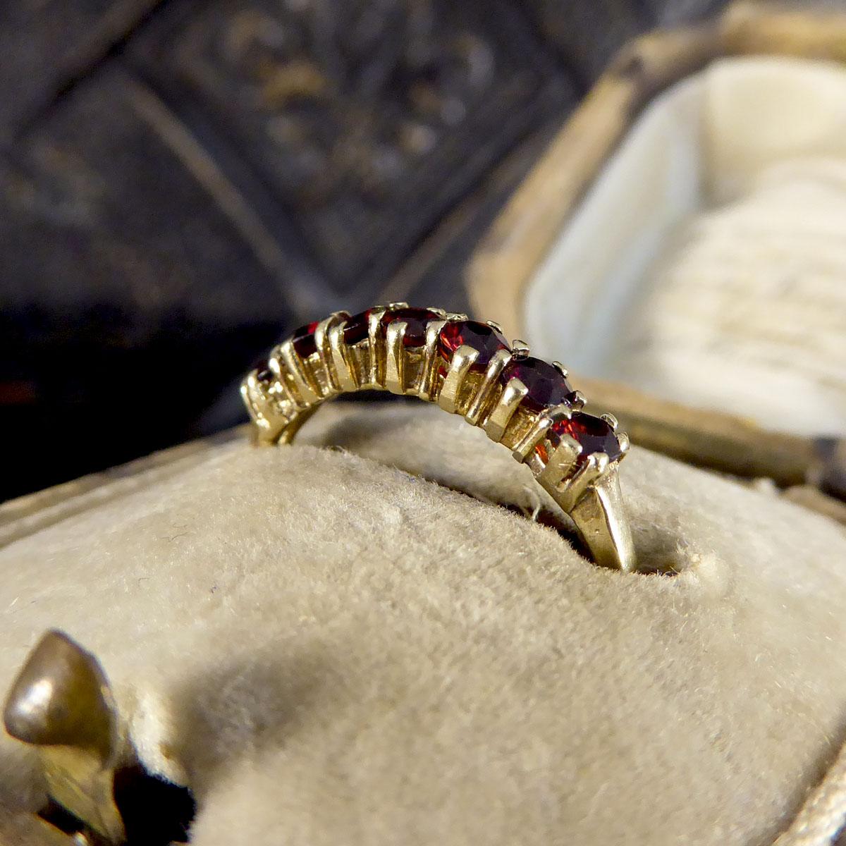 Women's or Men's Vintage Garnet Seven Stone Half Eternity Ring in 9ct Yellow Gold