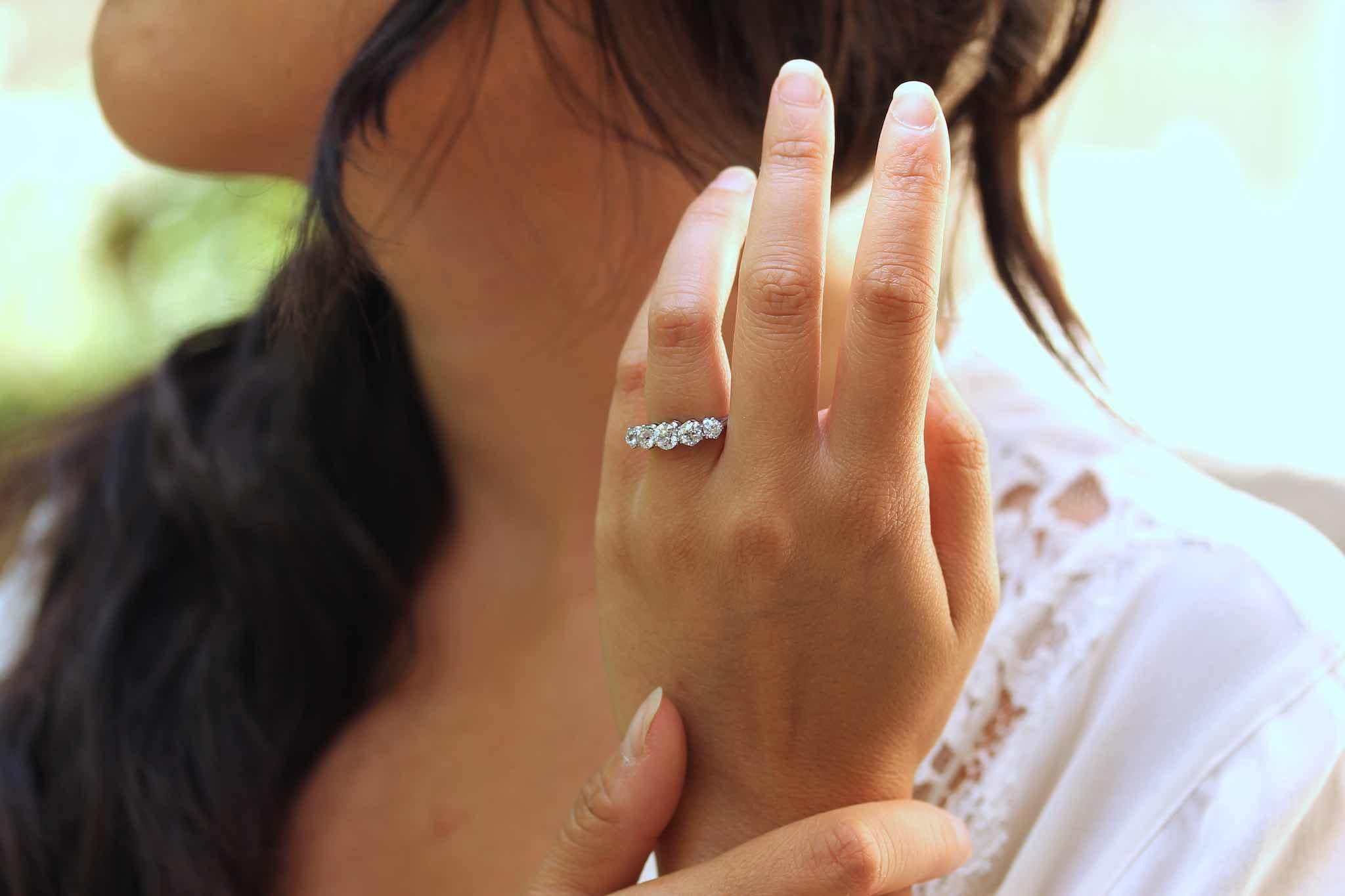 Vintage “garter” diamond ring in platinum 1